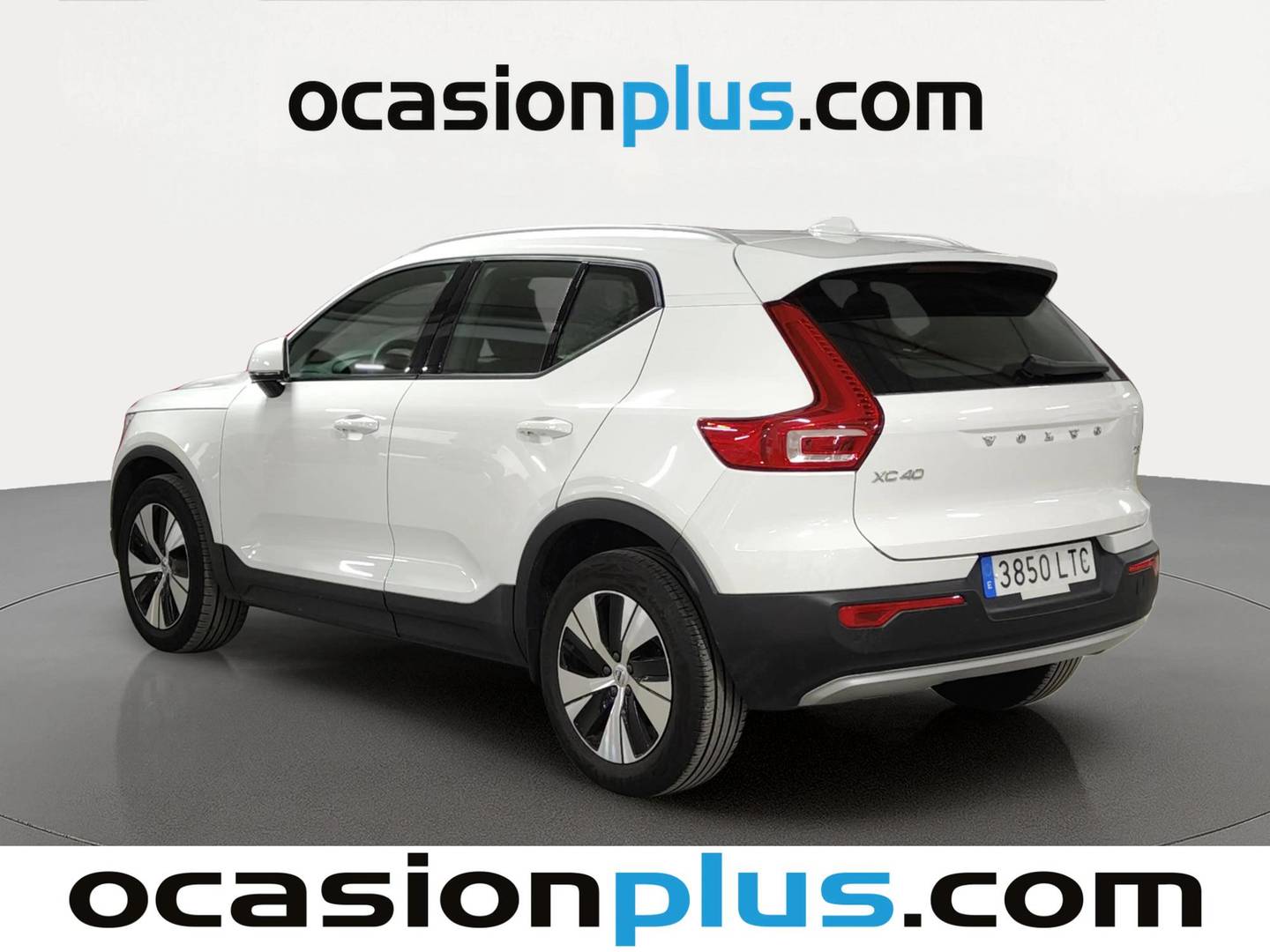 Foto trasera Volvo XC40 Volvo XC40 T3 Momentum Pro Auto (163 CV) izquierda