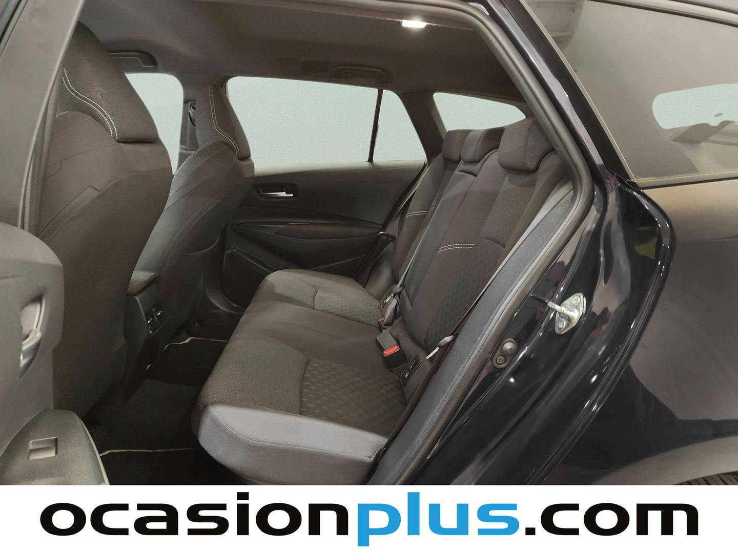 Foto asientos traseros Toyota Corolla Toyota Corolla 140H Active Plus Touring Sport (140 CV)