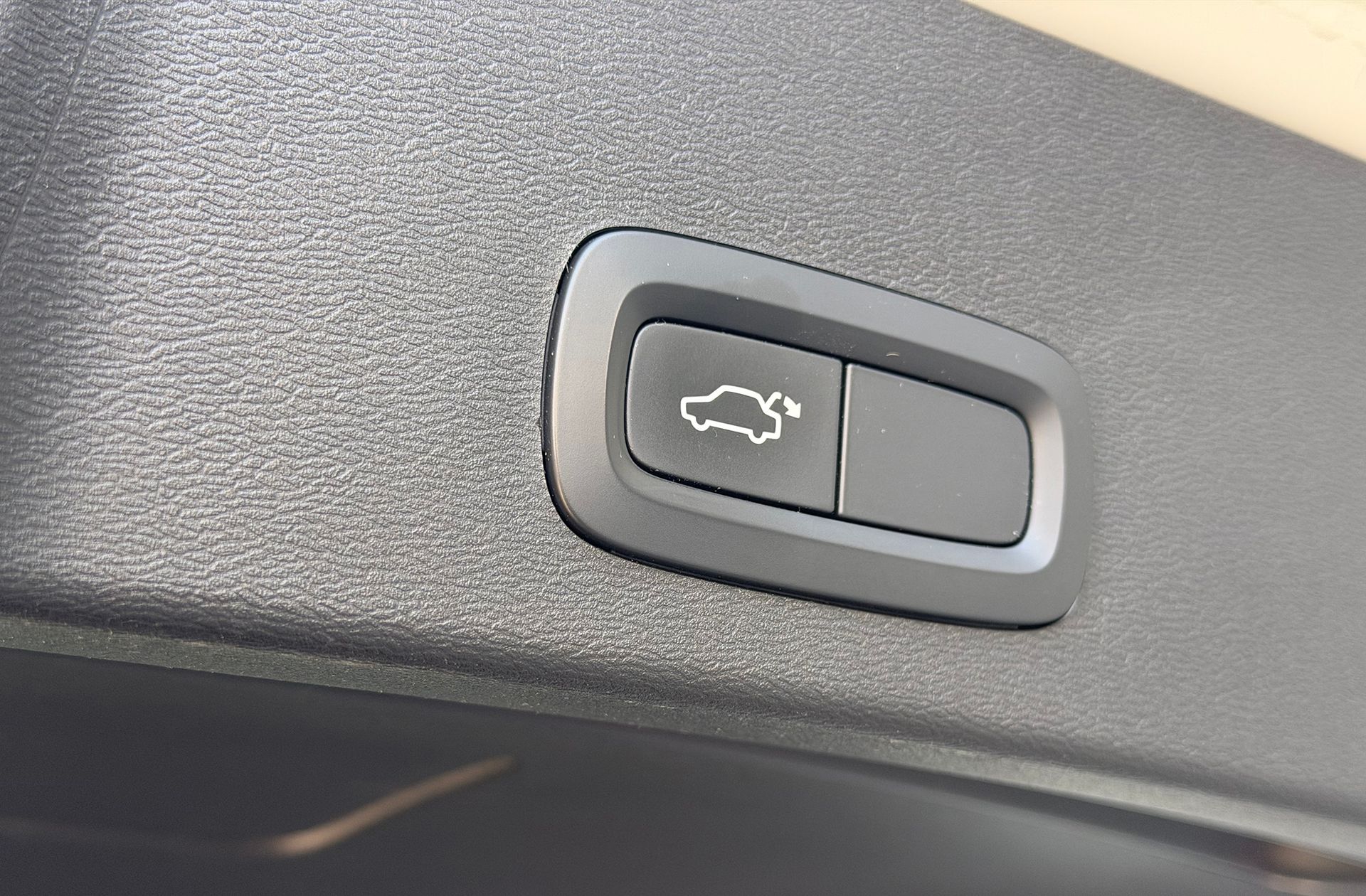 Volvo XC40 T3 R-Design - foto 21