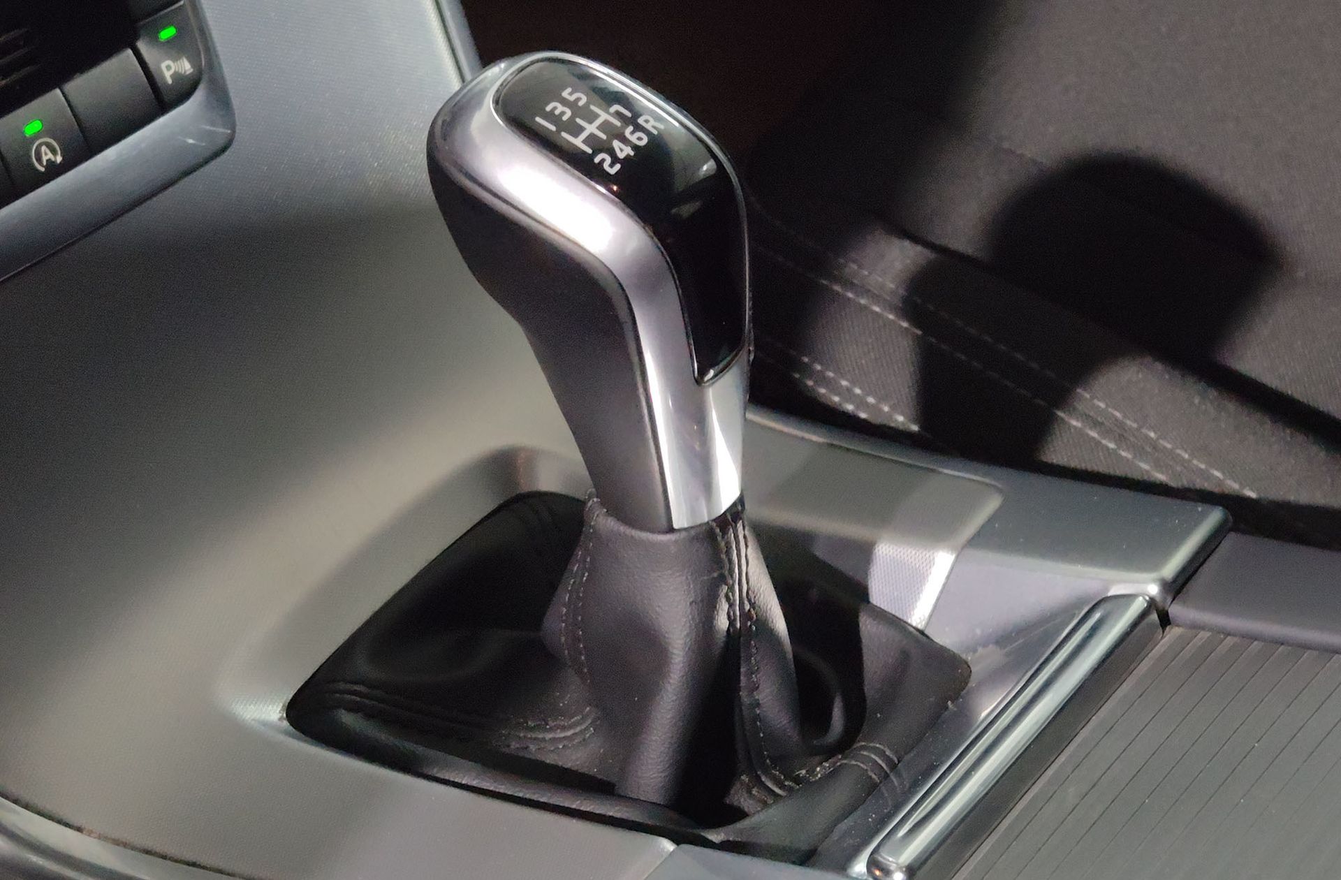 Volvo XC60 D3 Kinetic - foto 5