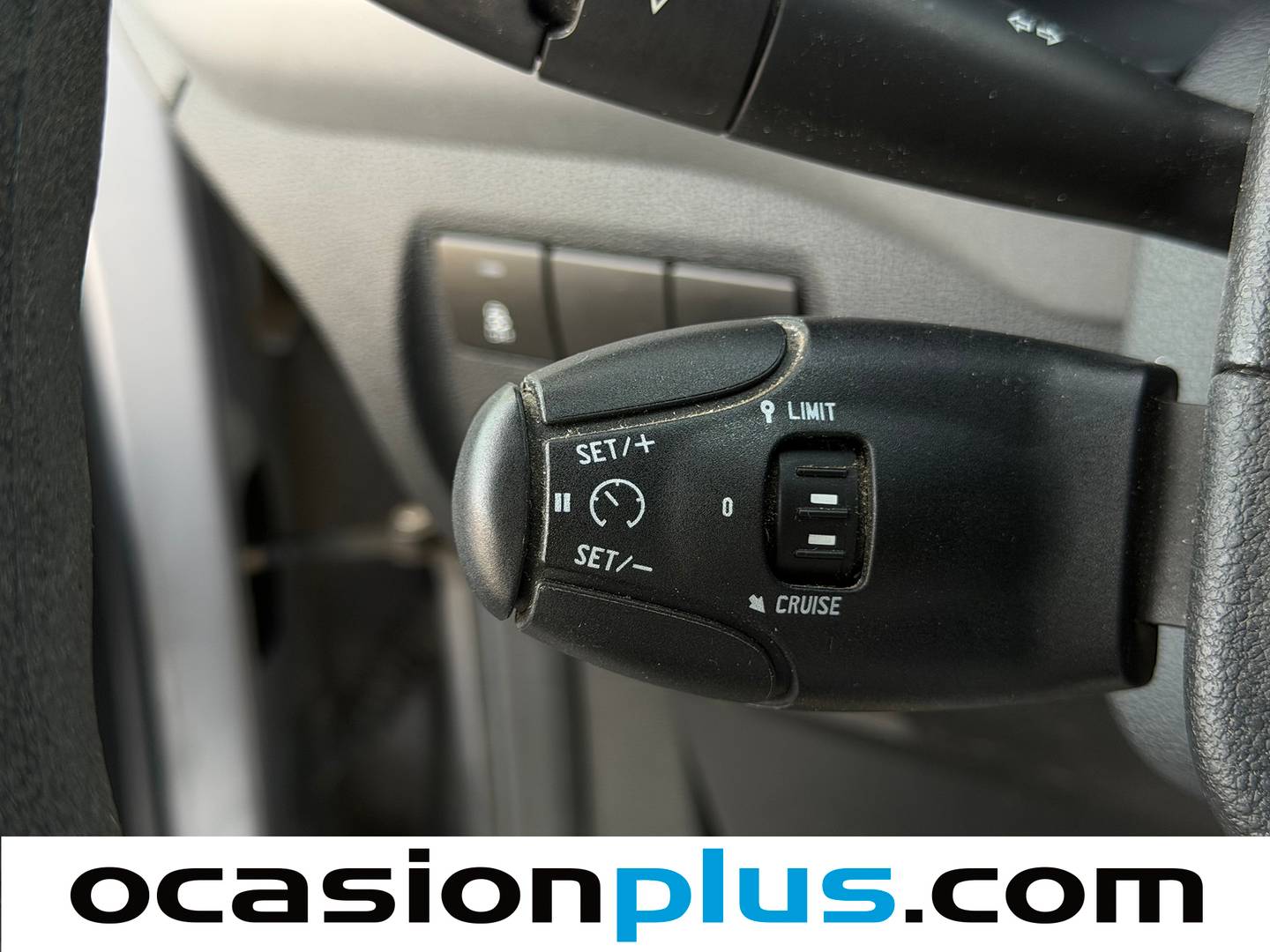 Equipamiento del Peugeot Partner Peugeot Partner Tepee BlueHDi 100 Active (100 CV)