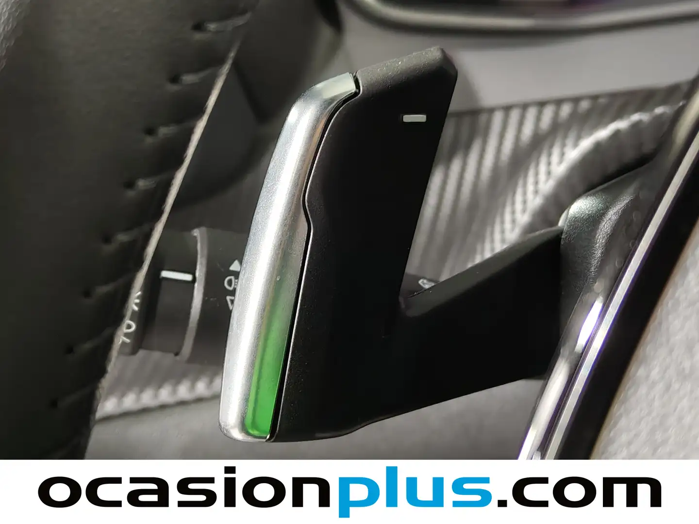 Foto Peugeot 2008 Peugeot 2008 Allure Hybrid eDCS6 (136 CV)