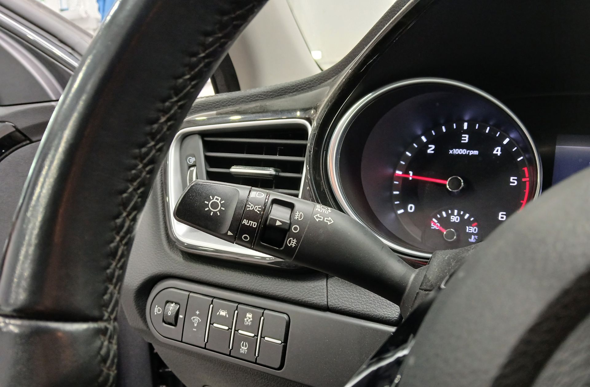 Kia Ceed Tourer 1.6 MHEV Tech DCT - foto 22