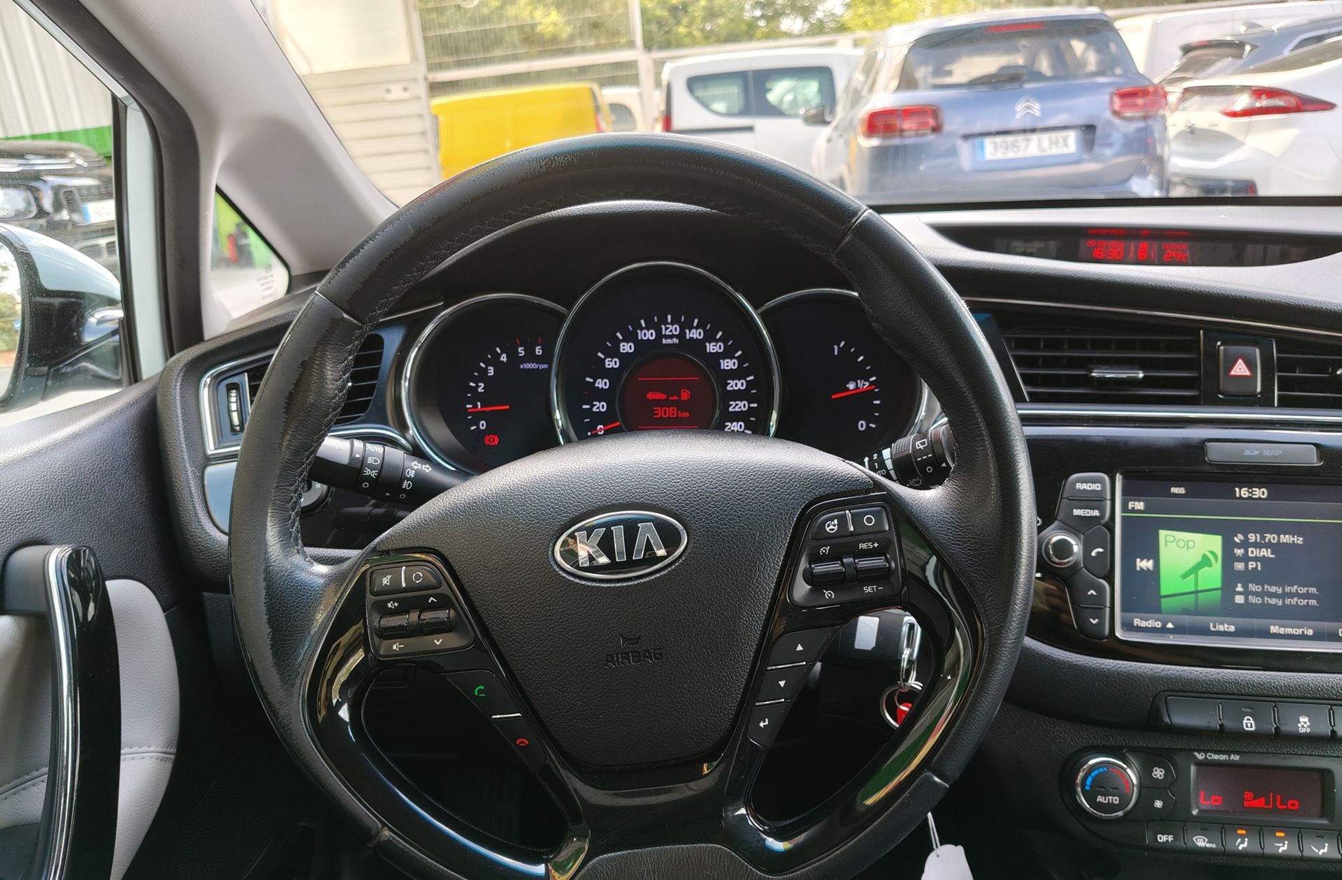 Kia Ceed 1.6 CRDi VGT Eco-Dynamics Uefa Euro2016 - foto 20
