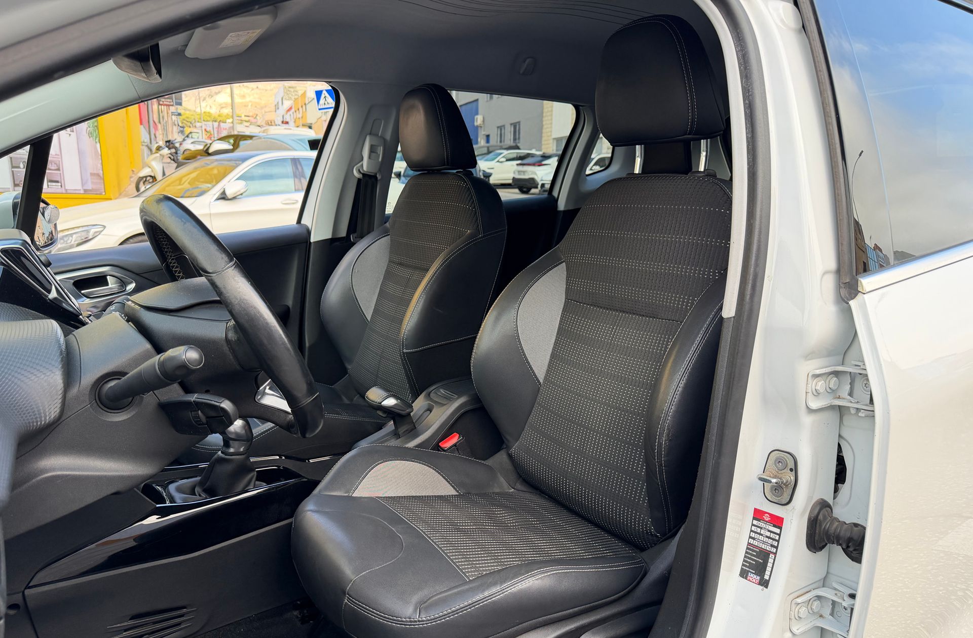 Peugeot 2008 PureTech 110 Allure - foto 11