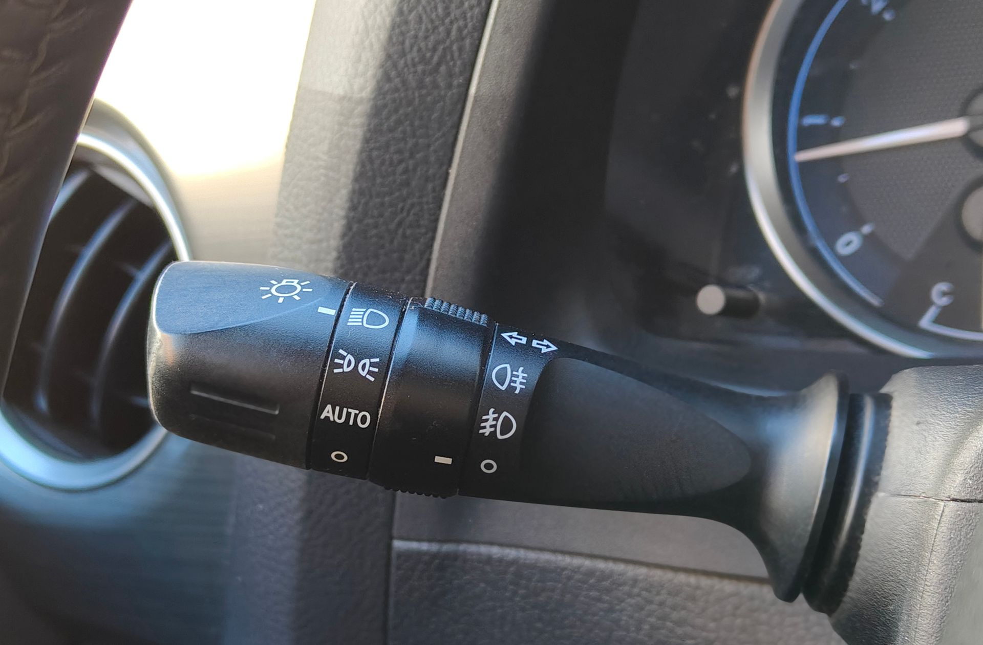 Toyota Auris 120D Touring Sports Active - foto 22