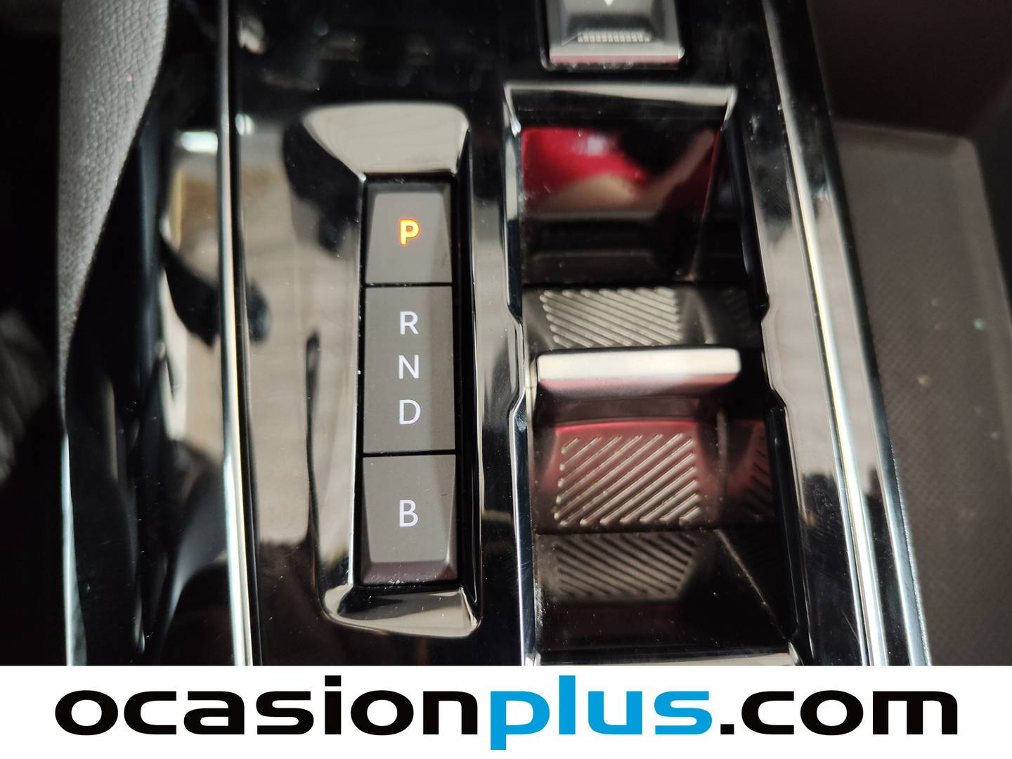 Foto Peugeot 3008 Hybrid Peugeot 3008 Hybrid 300 Allure Pack e-EAT8 (300 CV)