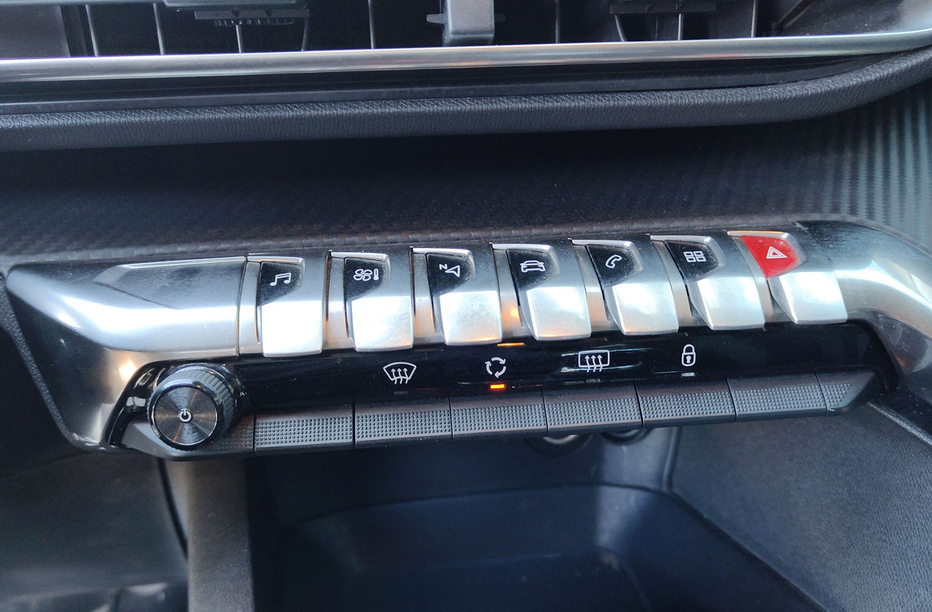 Peugeot 5008 1.2L PureTech Active 7 plazas - foto 28