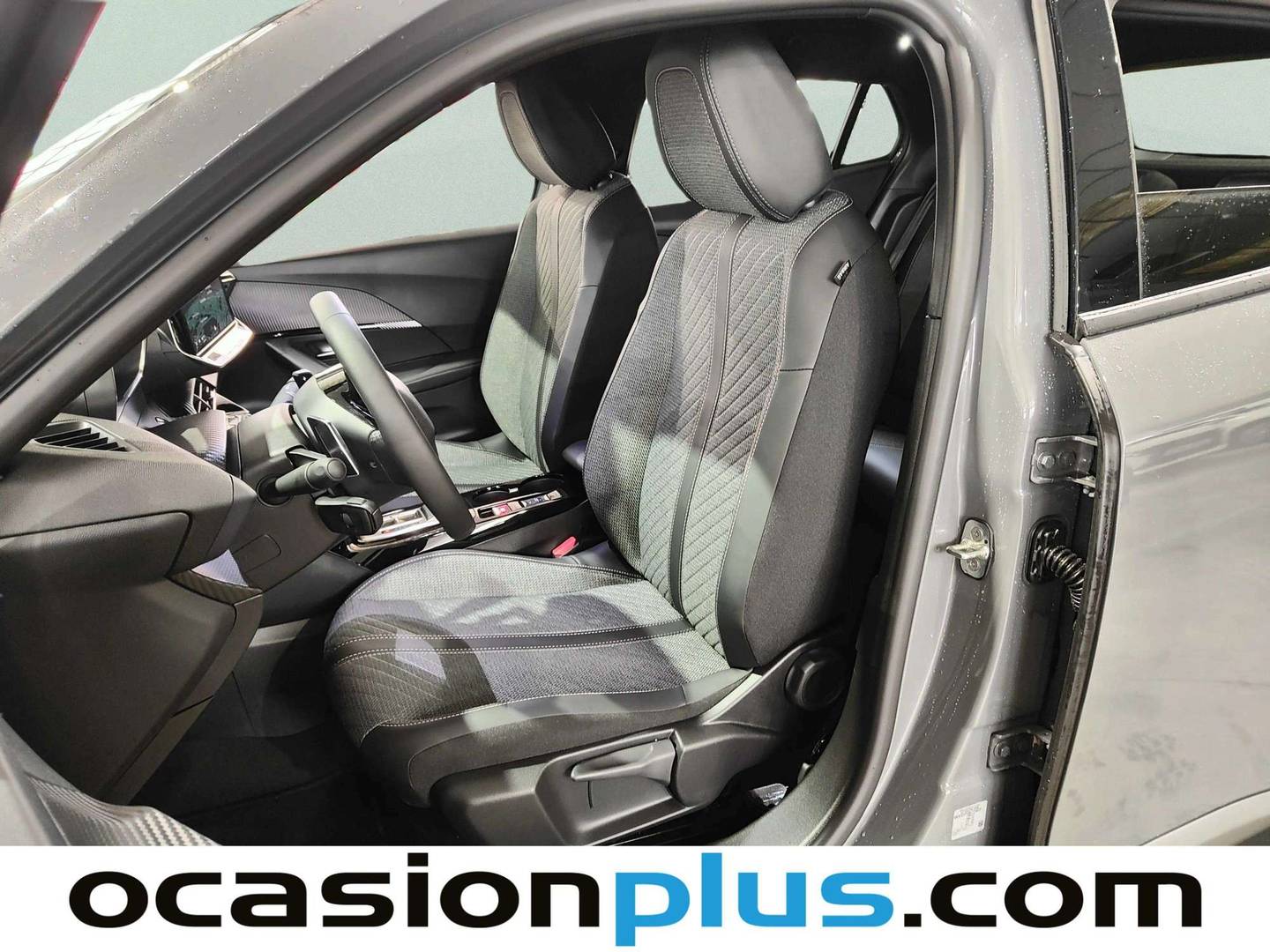 Foto Peugeot 2008 Peugeot 2008 Allure Hybrid eDCS6 (145 CV)