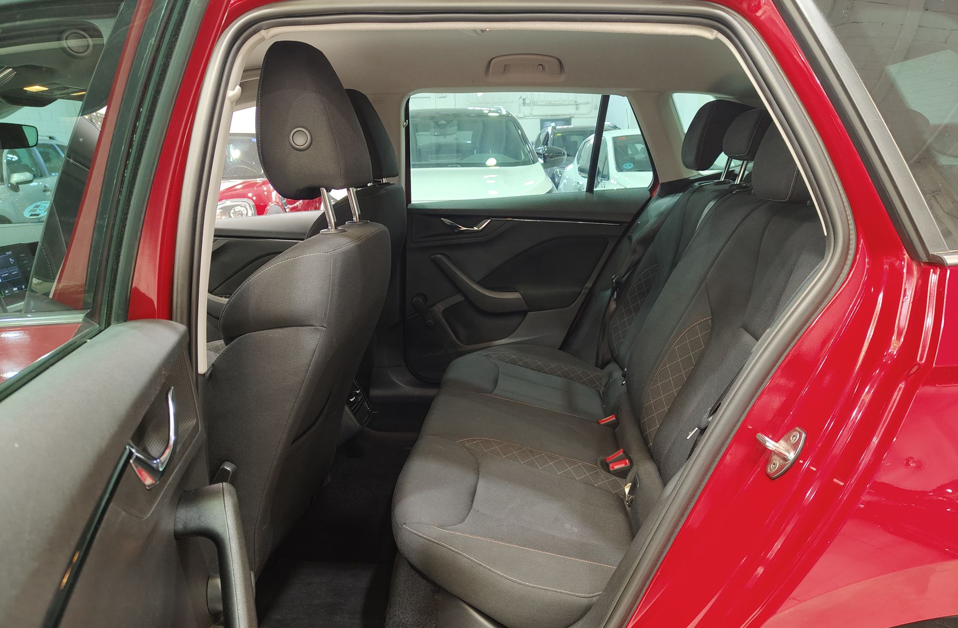 Škoda Kamiq 1.0 TSI Emotion - foto 11