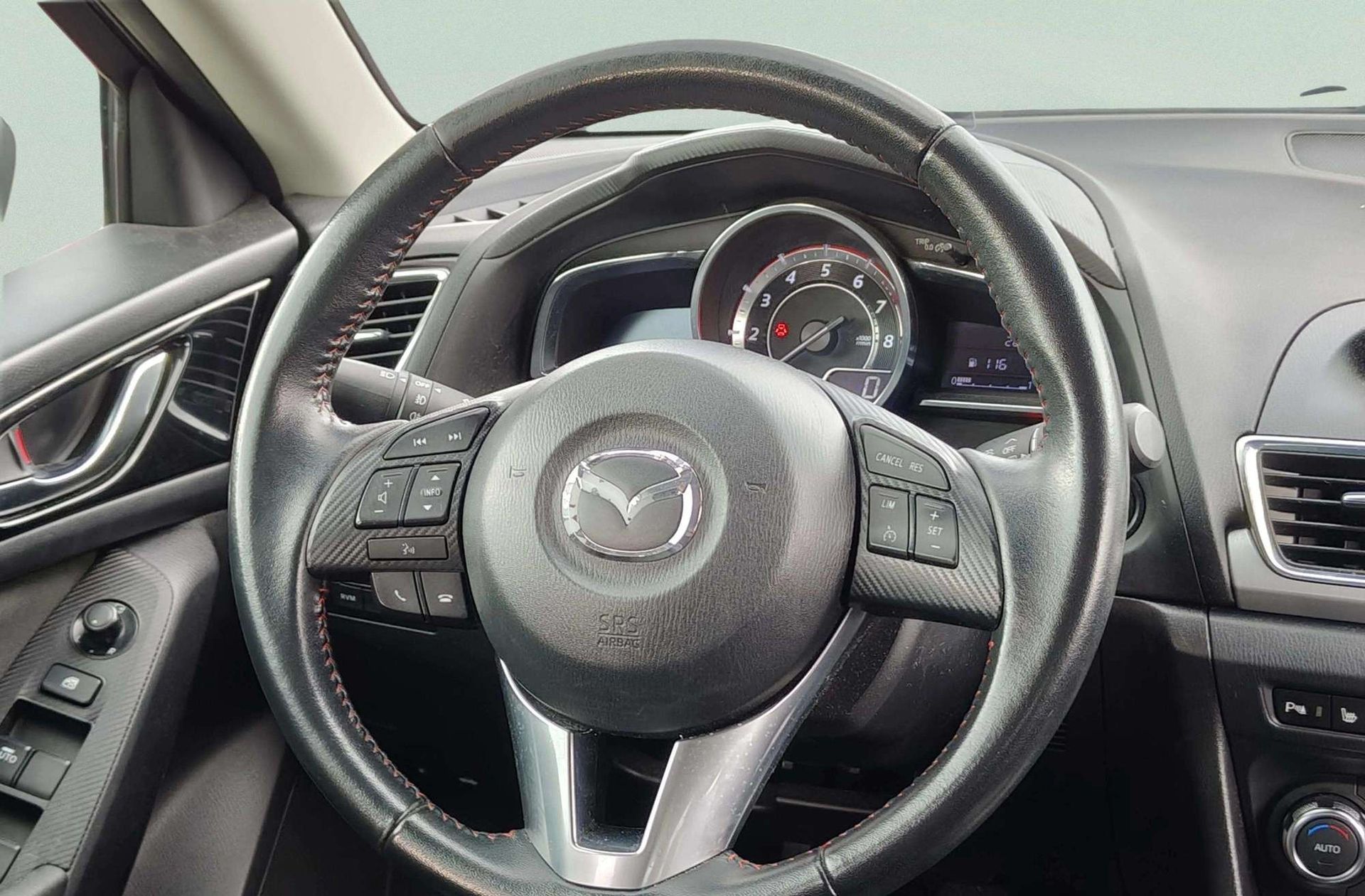 Mazda3 2.0 GE Sedan Luxury - foto 25