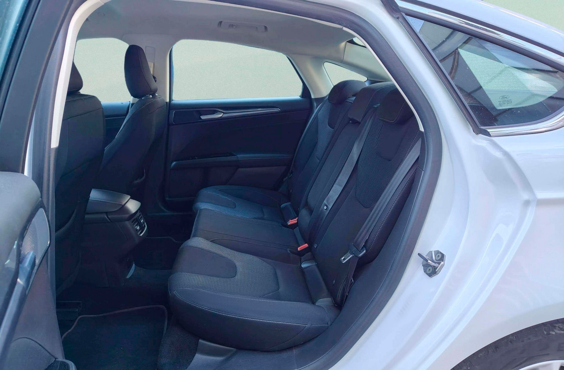 Ford Mondeo 2.0 Híbrido HEV Sedan Titanium - foto 10