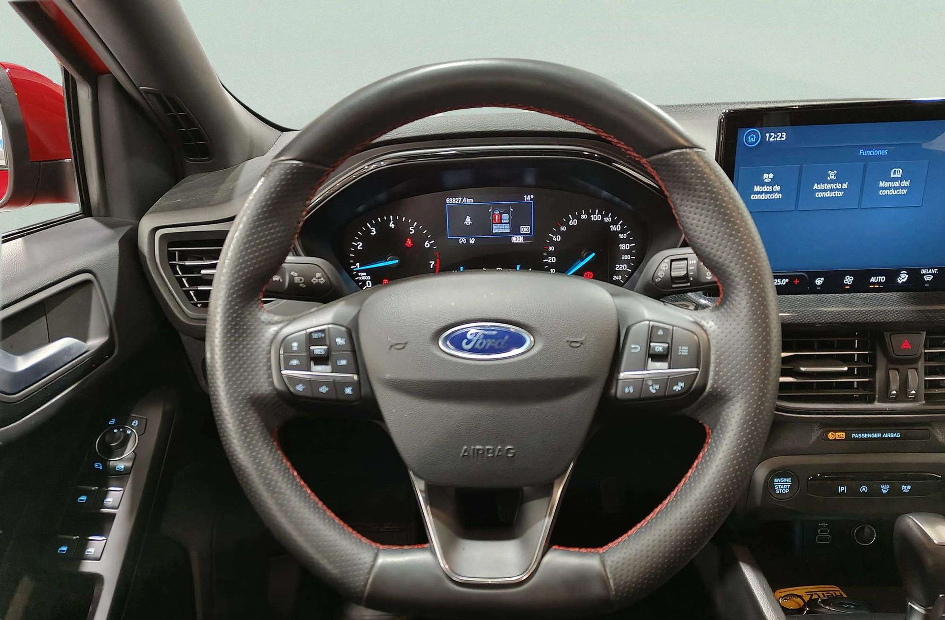 Ford Focus SportBreak 1.0 EcoBoost MHEV ST-Line - foto 23