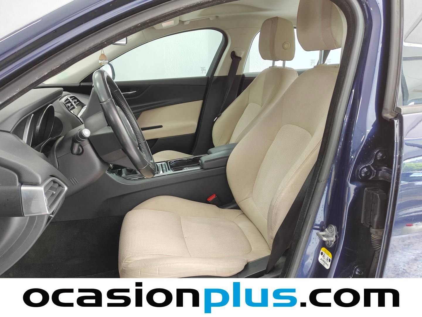 Extras del Jaguar XE Jaguar XE 2.0 Diesel XE-Pure RWD (180 CV)
