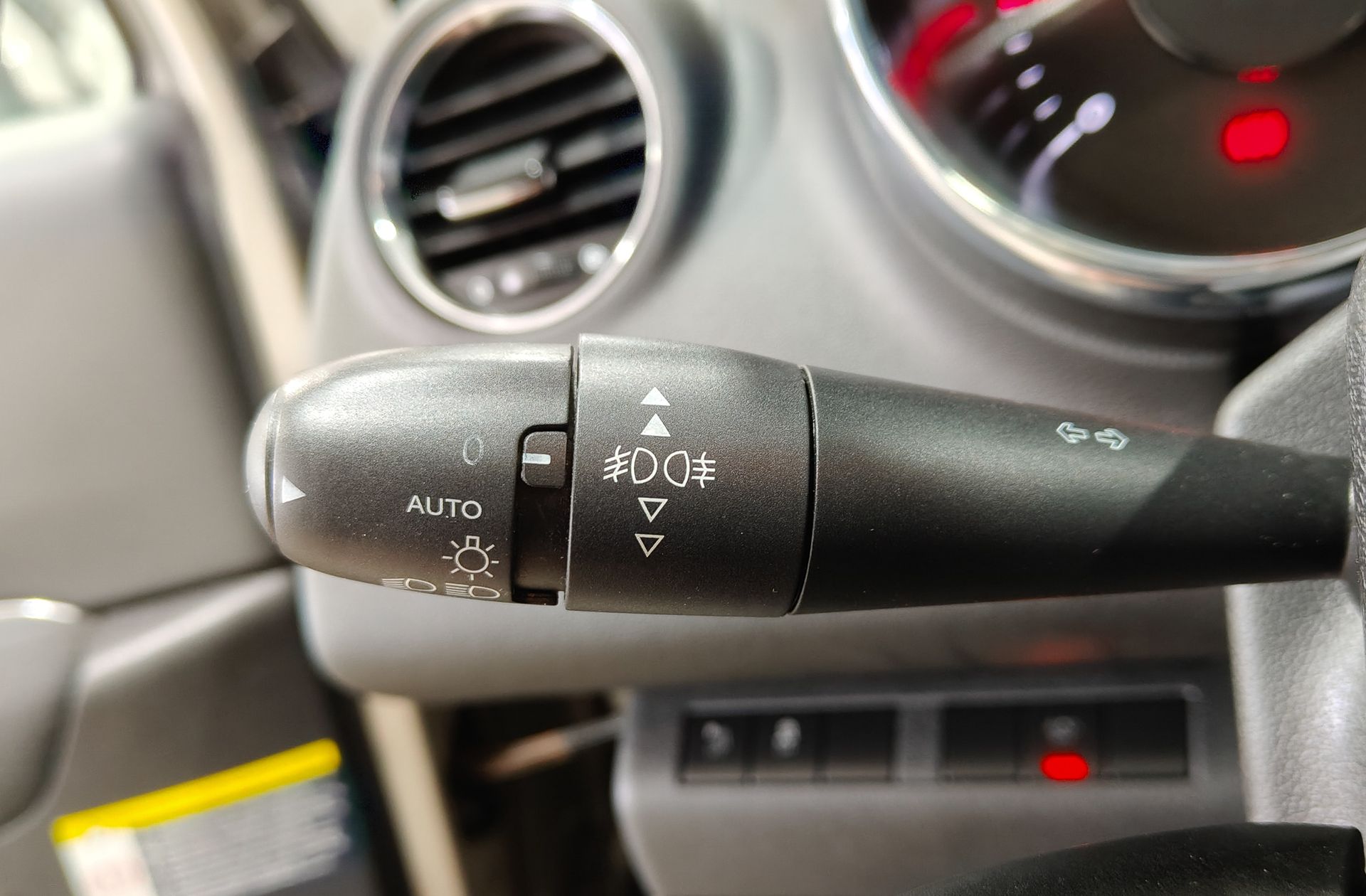 Peugeot 5008 1.6 BlueHDi Style FAP 7 plazas - foto 26