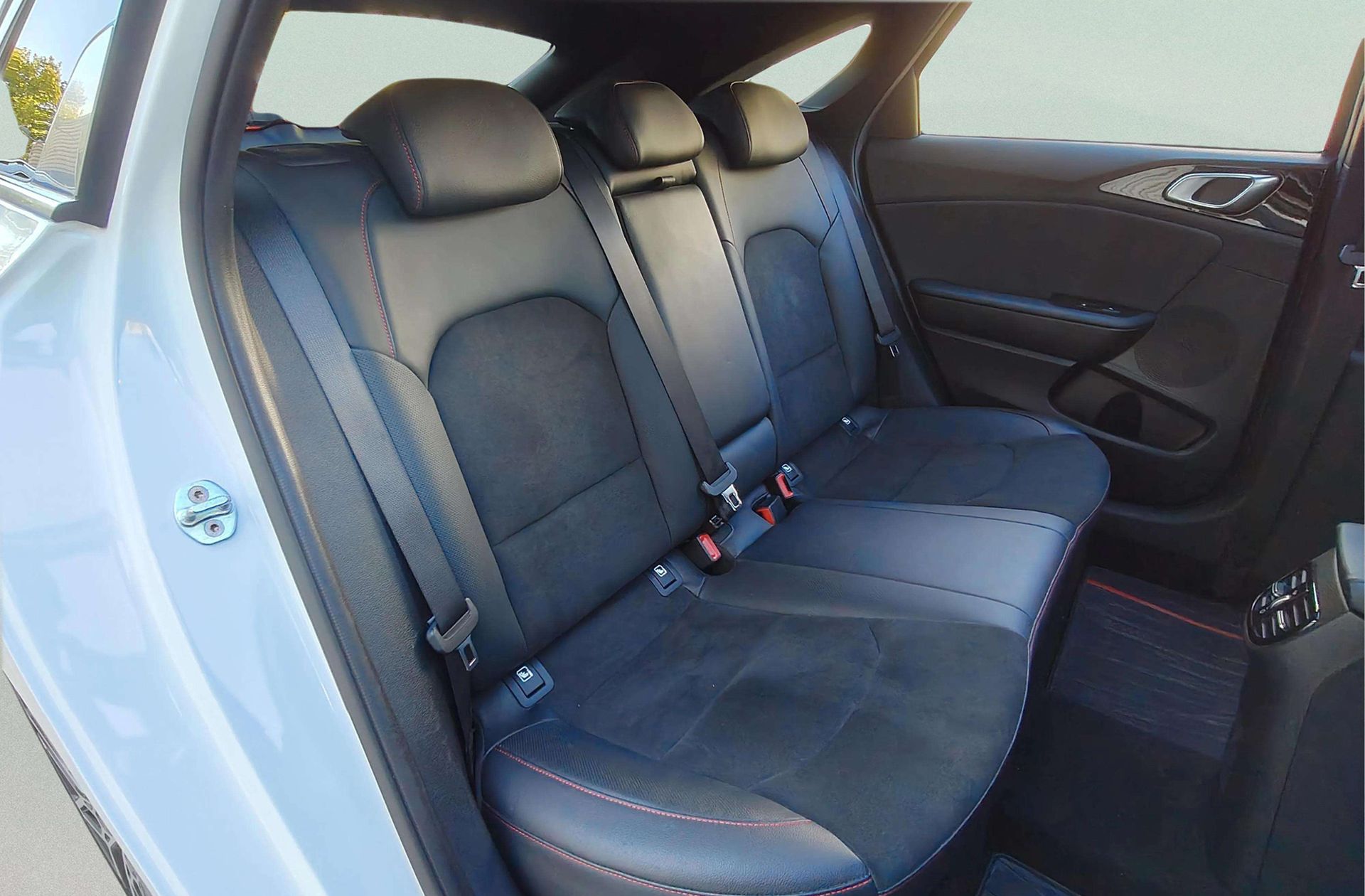 Kia ProCeed 1.6 T-GDi GT DCT - foto 24