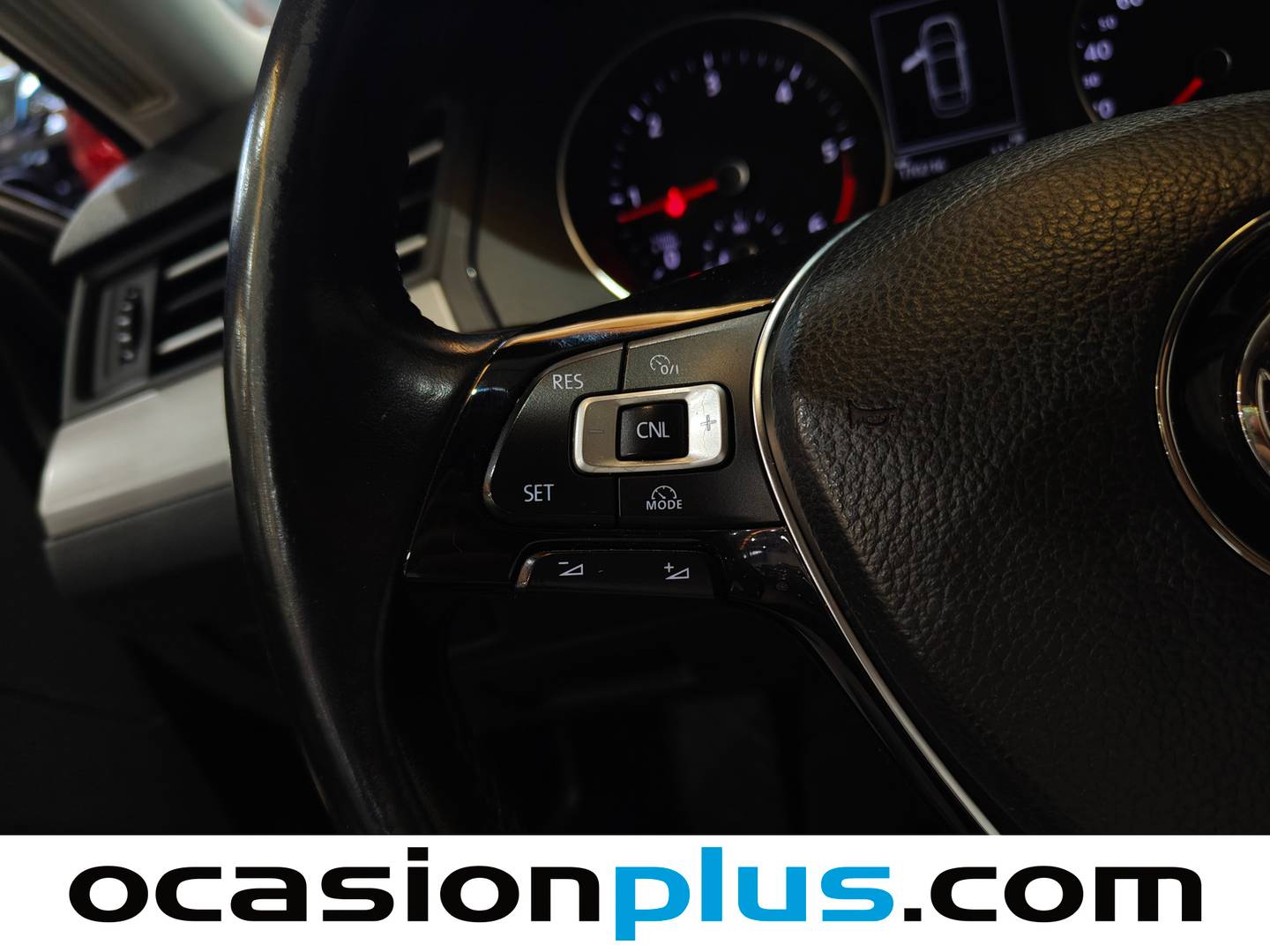 Equipamiento del Volkswagen Passat Volkswagen Passat Advance 1.6 TDI BMT (120 CV)