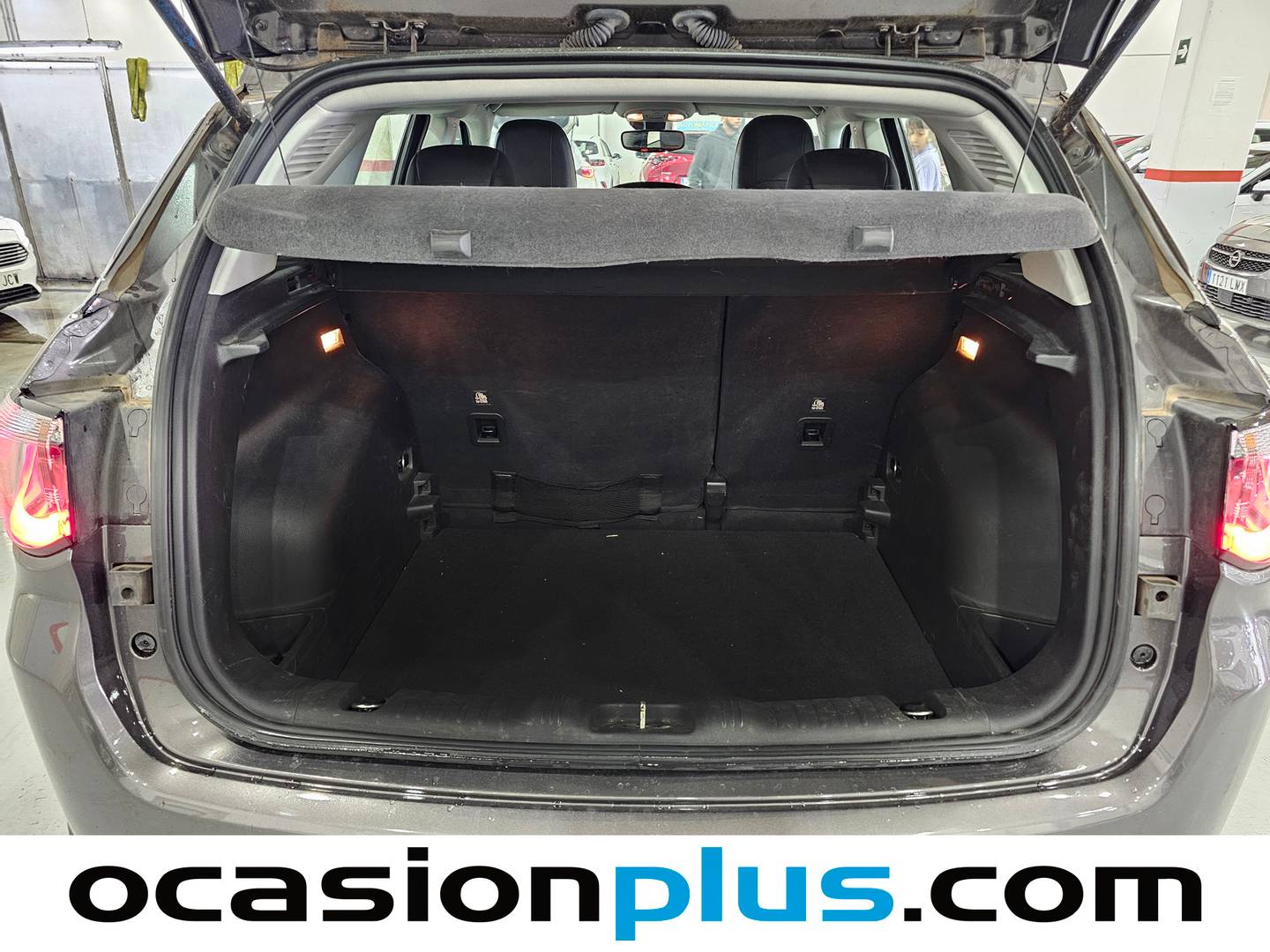 Foto Jeep Compass Jeep Compass 1.3 Gse Night Eagle FWD MT (130 CV)