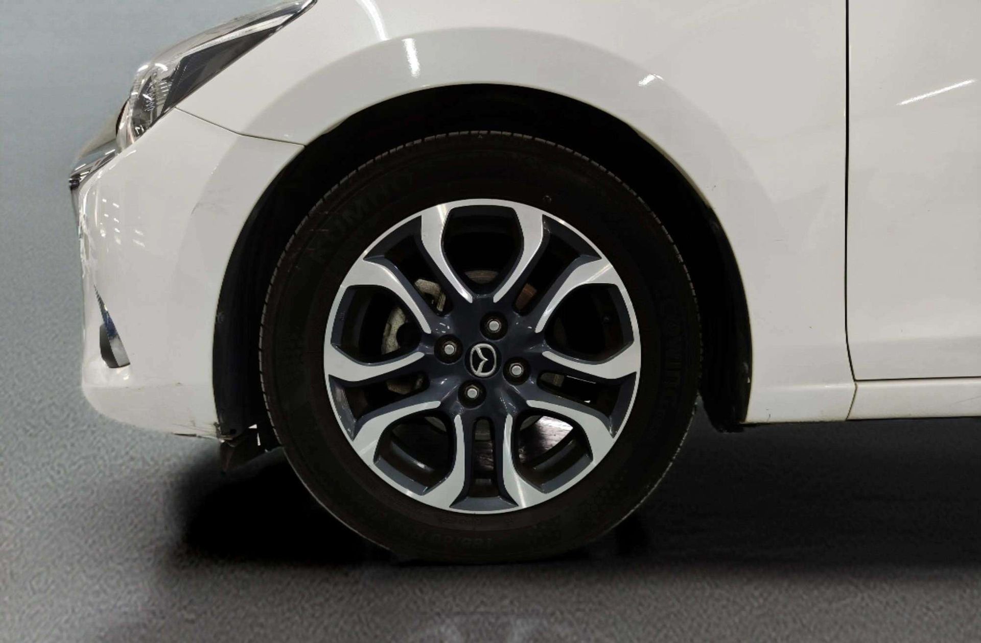 Mazda Mazda2 1.5 DE Luxury - foto 33