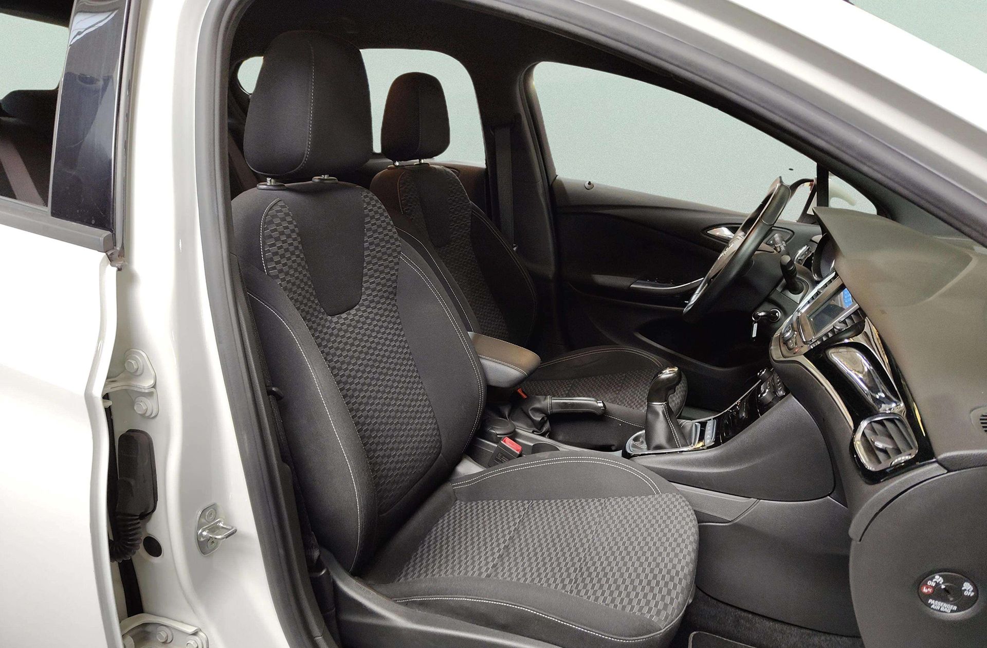 Opel Astra 1.6 CDTi Dynamic - foto 15