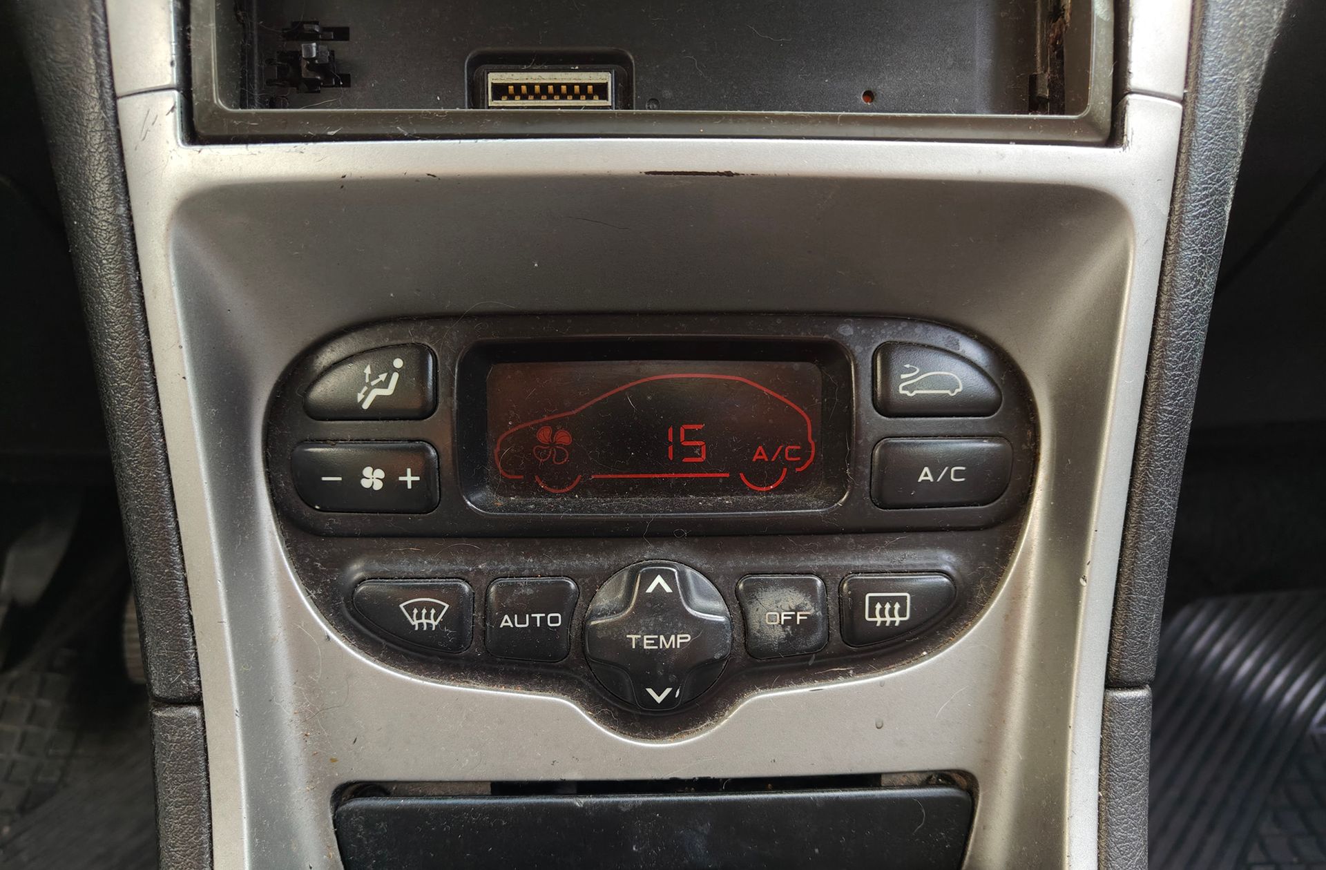 Peugeot 307 2.0 HDi XR Clim - foto 15