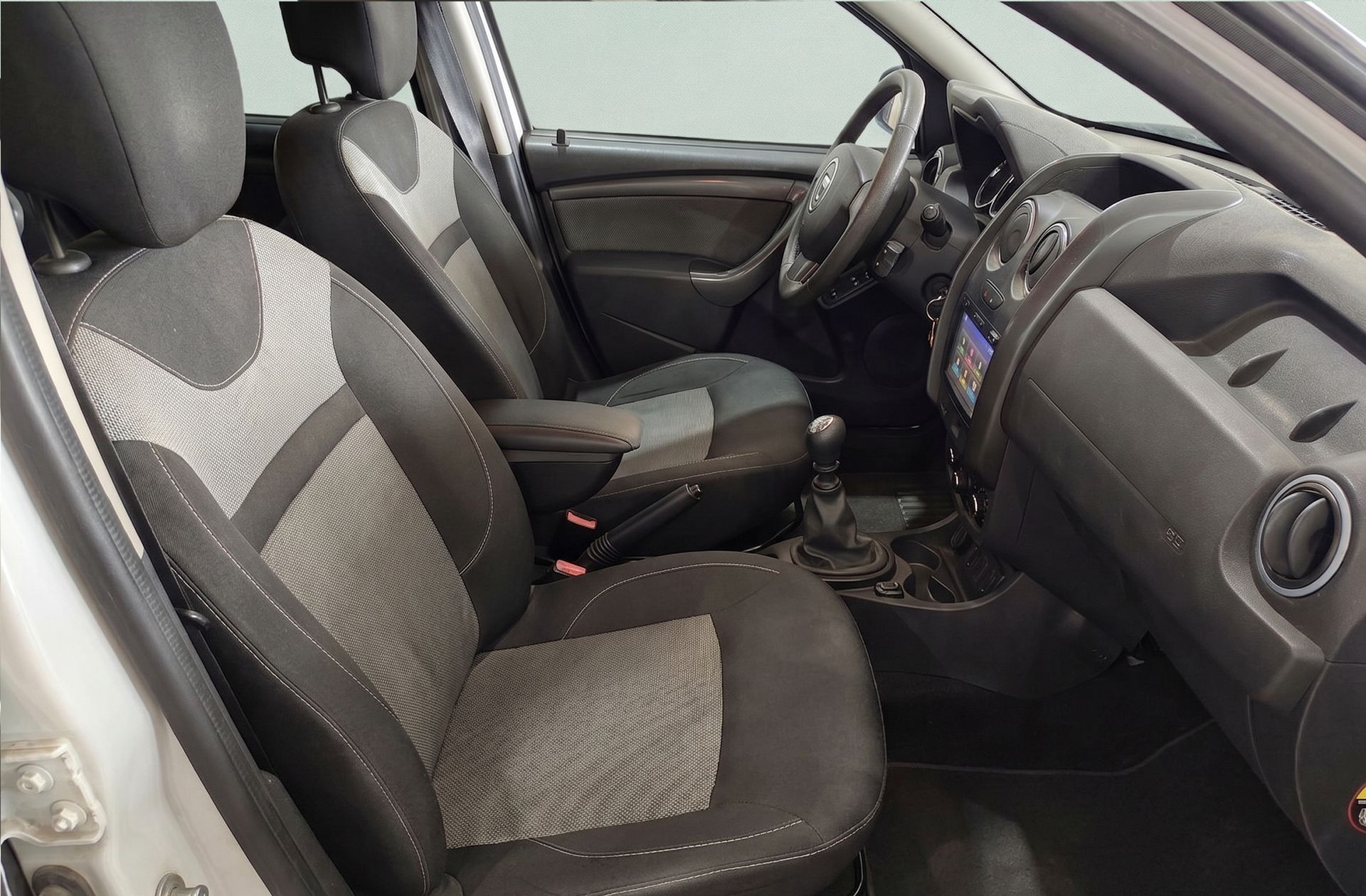 Dacia Duster Laureate dCi - foto 14