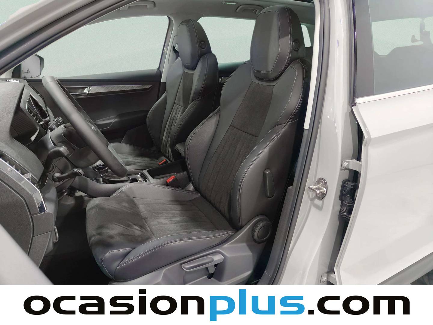 Foto asientos delanteros Skoda Karoq Skoda Karoq 1.5 TSI ACT Plus DSG (150 CV)