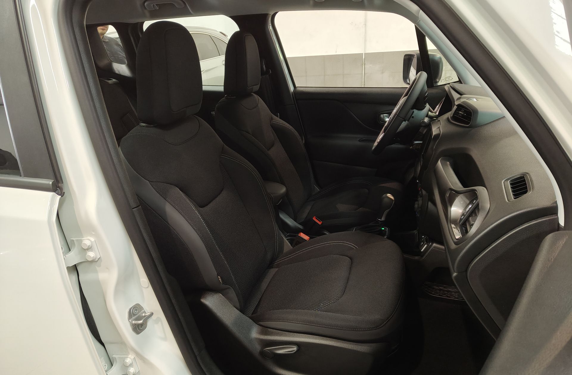 Jeep Renegade eHybrid Longitude ATX - foto 14