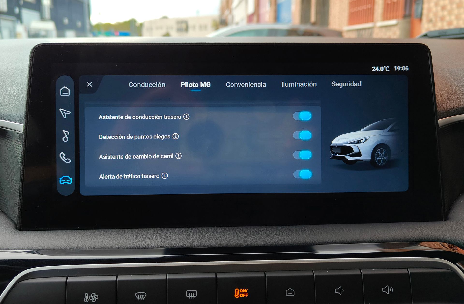 MG MG3 Hybrid+ Luxury - foto 18