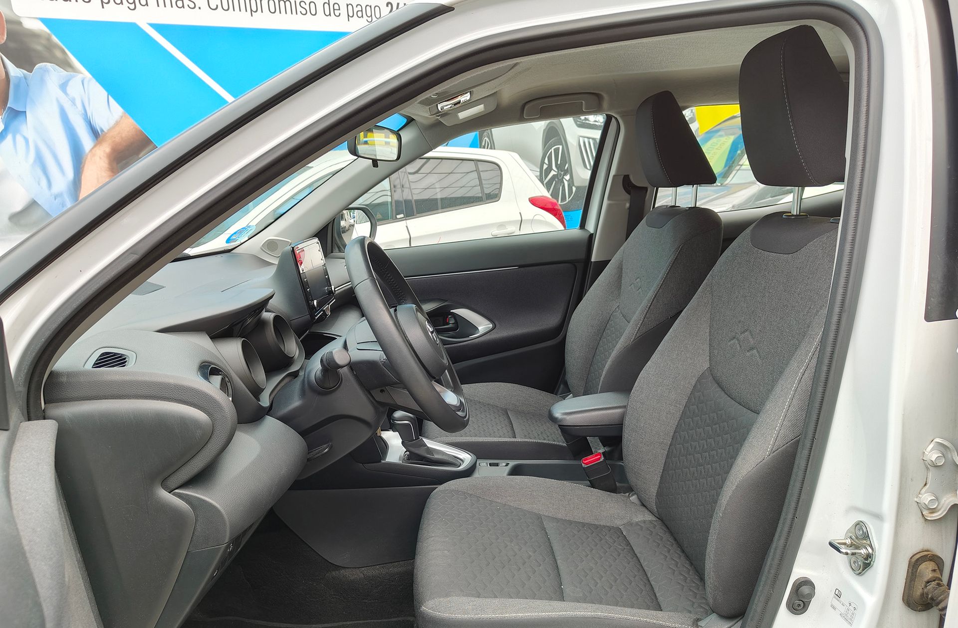 Toyota Yaris Cross 120H Business Plus - foto 11