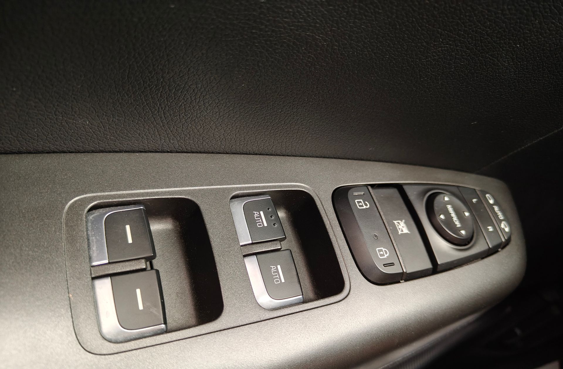Kia Sportage 1.6 GDi x-Tech18 4x2 - foto 31