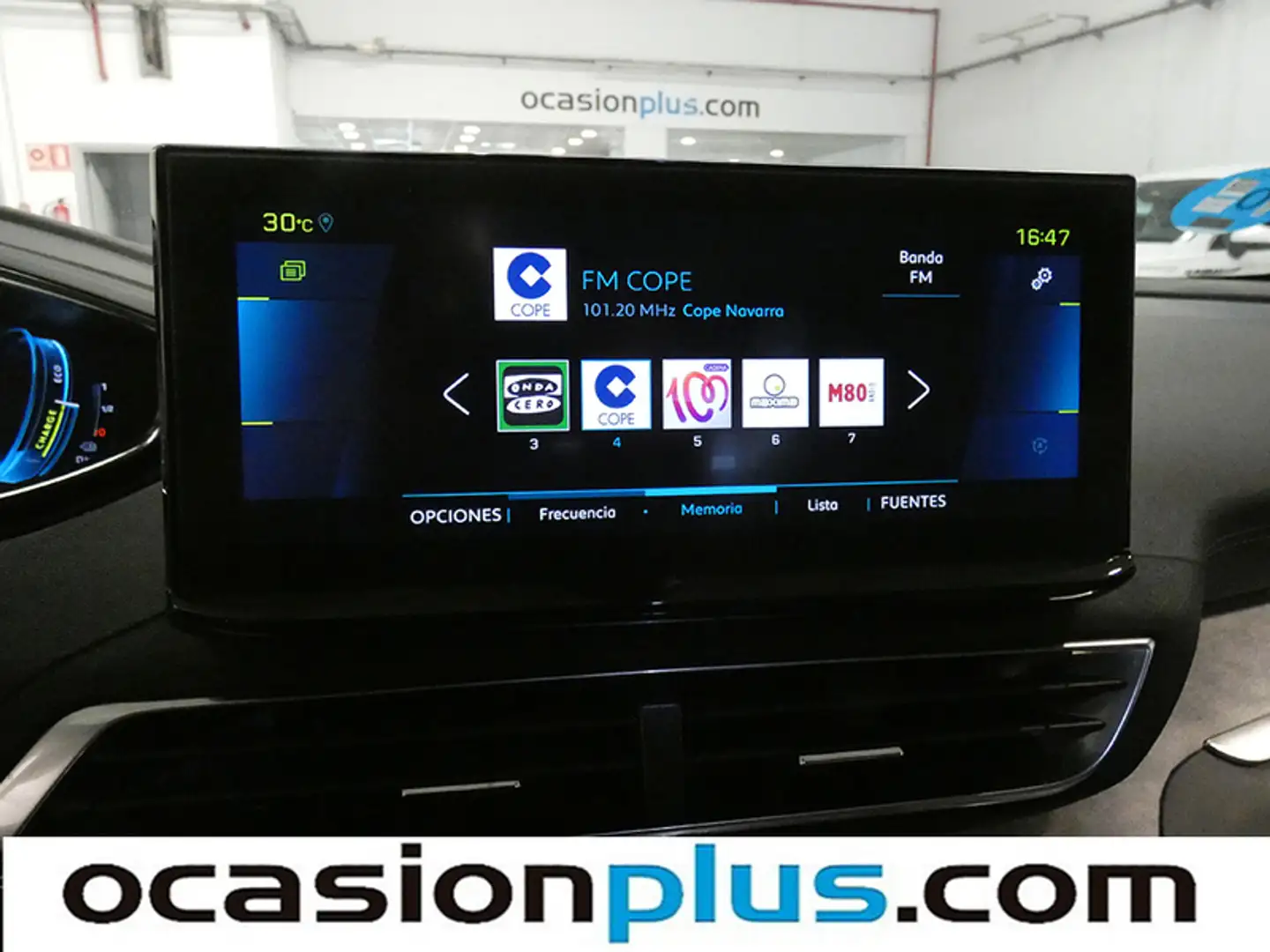 Foto Peugeot 3008 Hybrid Peugeot 3008 Hybrid 300 GT Pack e-EAT8 (300 CV)