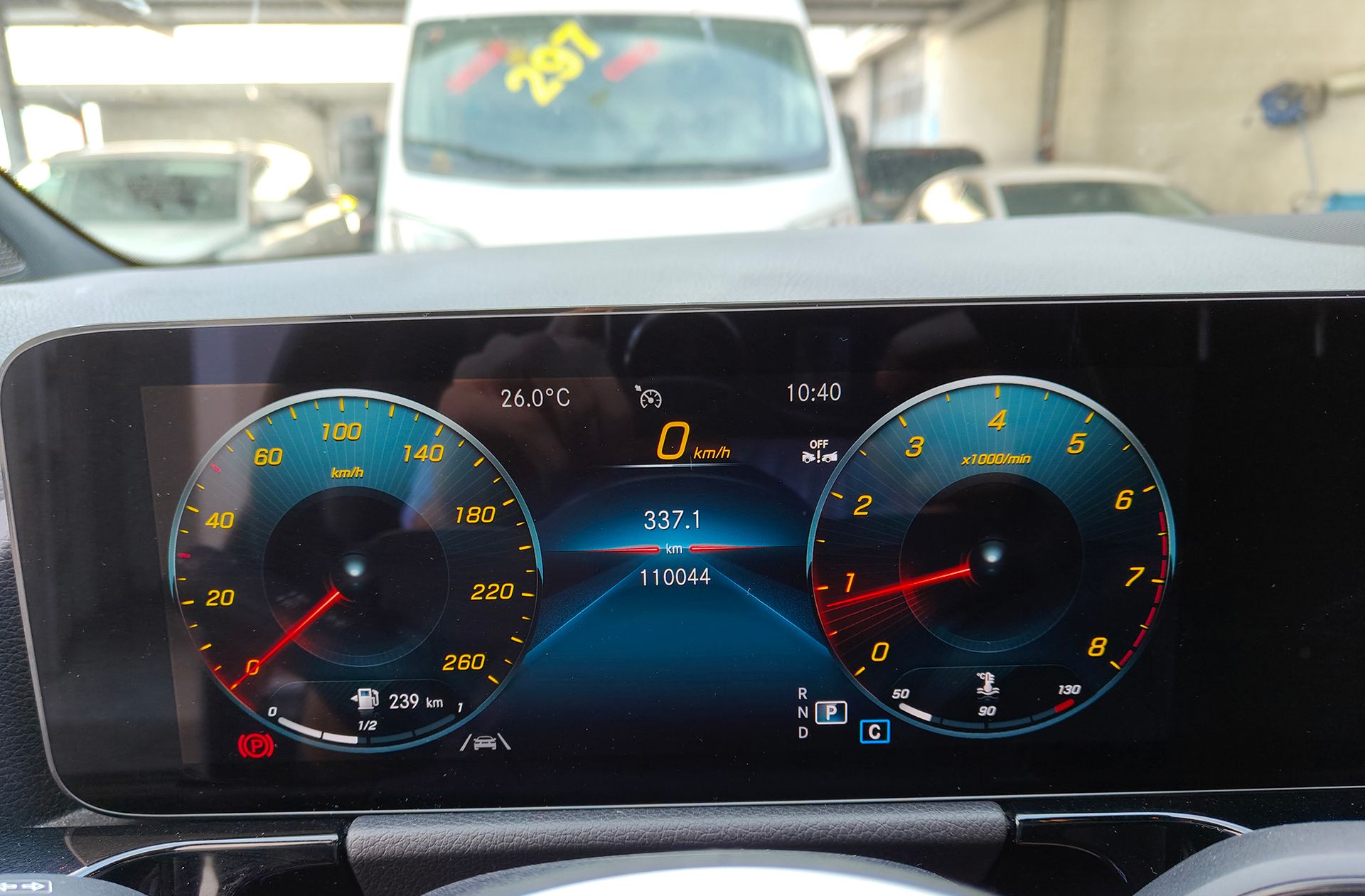 Mercedes-Benz GLA 180 - foto 32