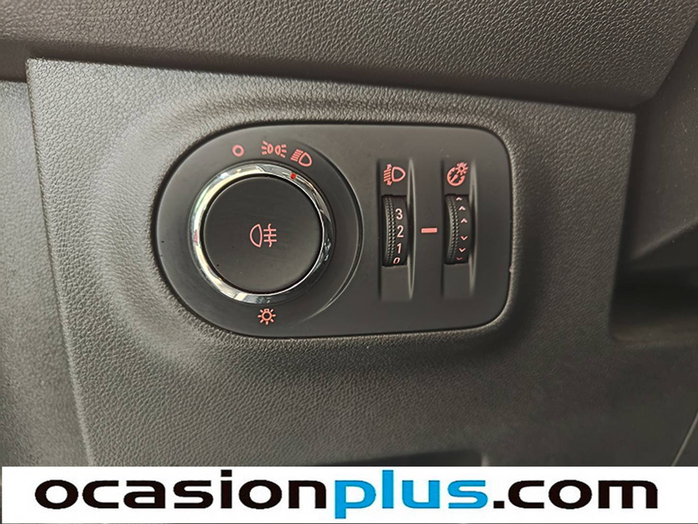 Foto Opel Adam Opel Adam 1.4 XEL Rocks (87 CV)