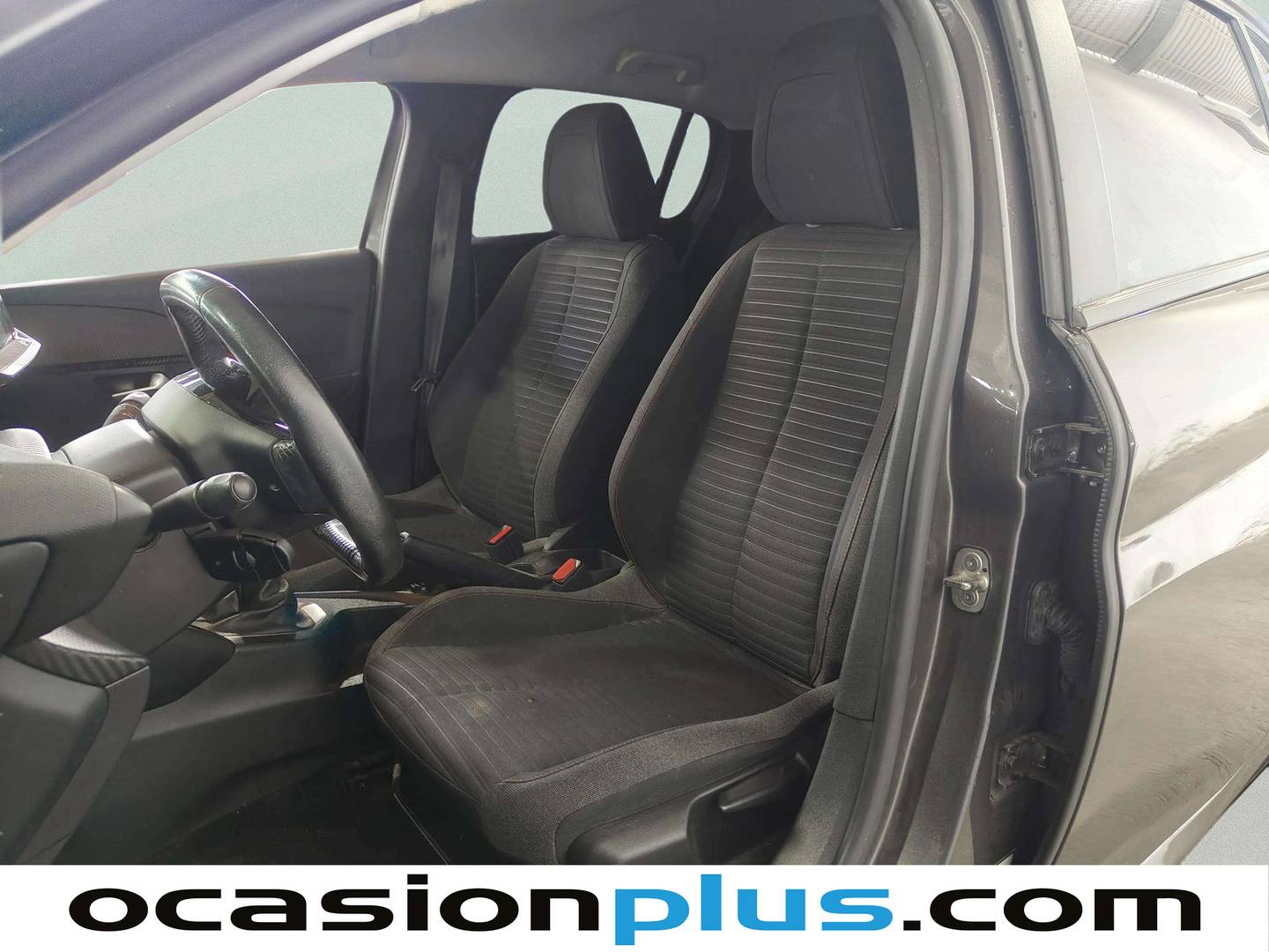 Foto asientos delanteros Peugeot 208 Peugeot 208 PureTech 100 S&S Active (100 CV)