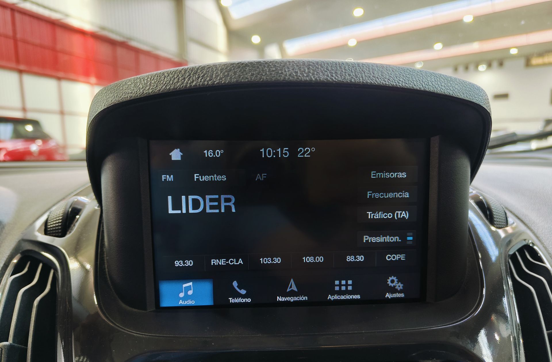Ford Tourneo Courier 1.0 EcoBoost Sport - foto 31