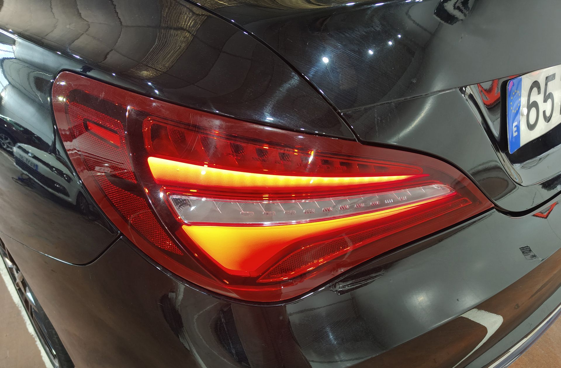 Mercedes-Benz CLA 180 Pack AMG - foto 15