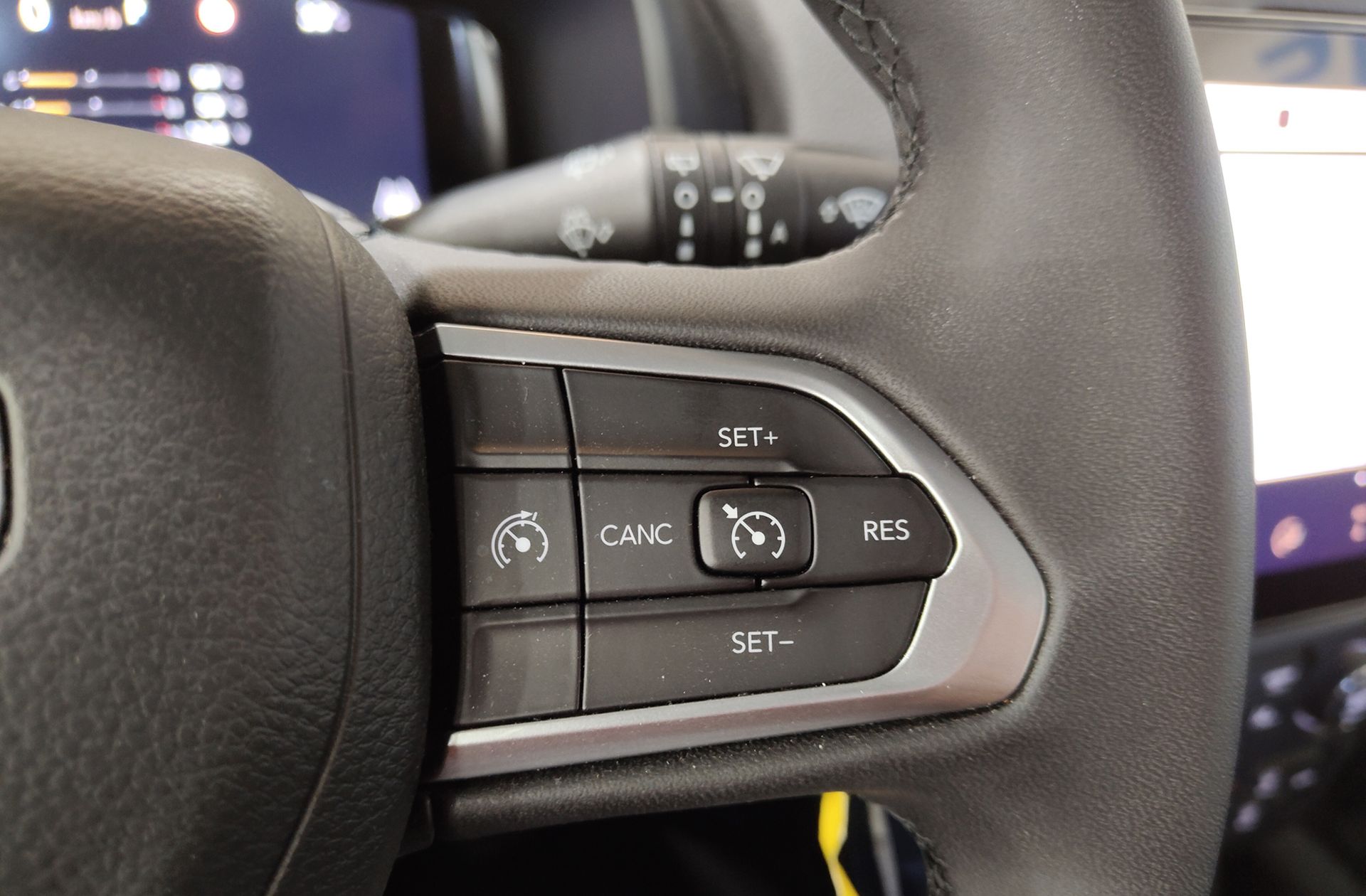 Jeep Renegade eHybrid 1.5 Limited ATX - foto 25
