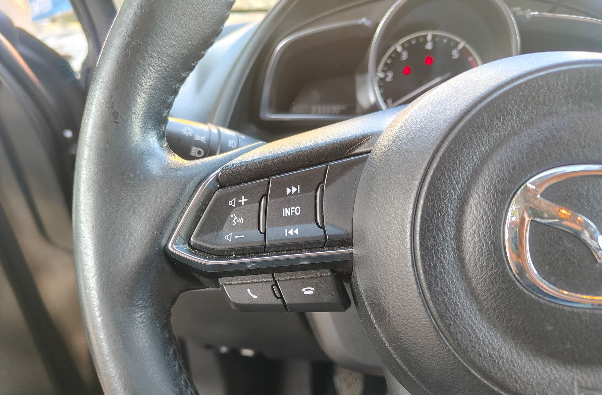 Mazda CX-3 1.8 D Zenith 2WD - foto 30