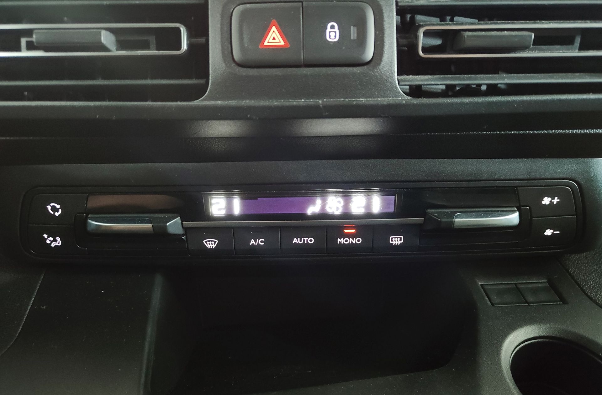 Citroën Berlingo BlueHDi 130 Talla M Shine Business - foto 28