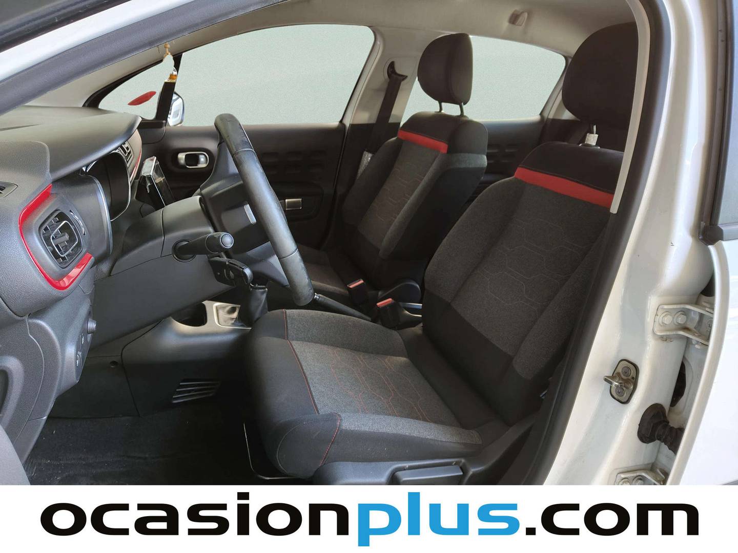 Foto asientos delanteros Citroën C3 Citroën C3 PureTech 110 S&S Feel (110 CV)