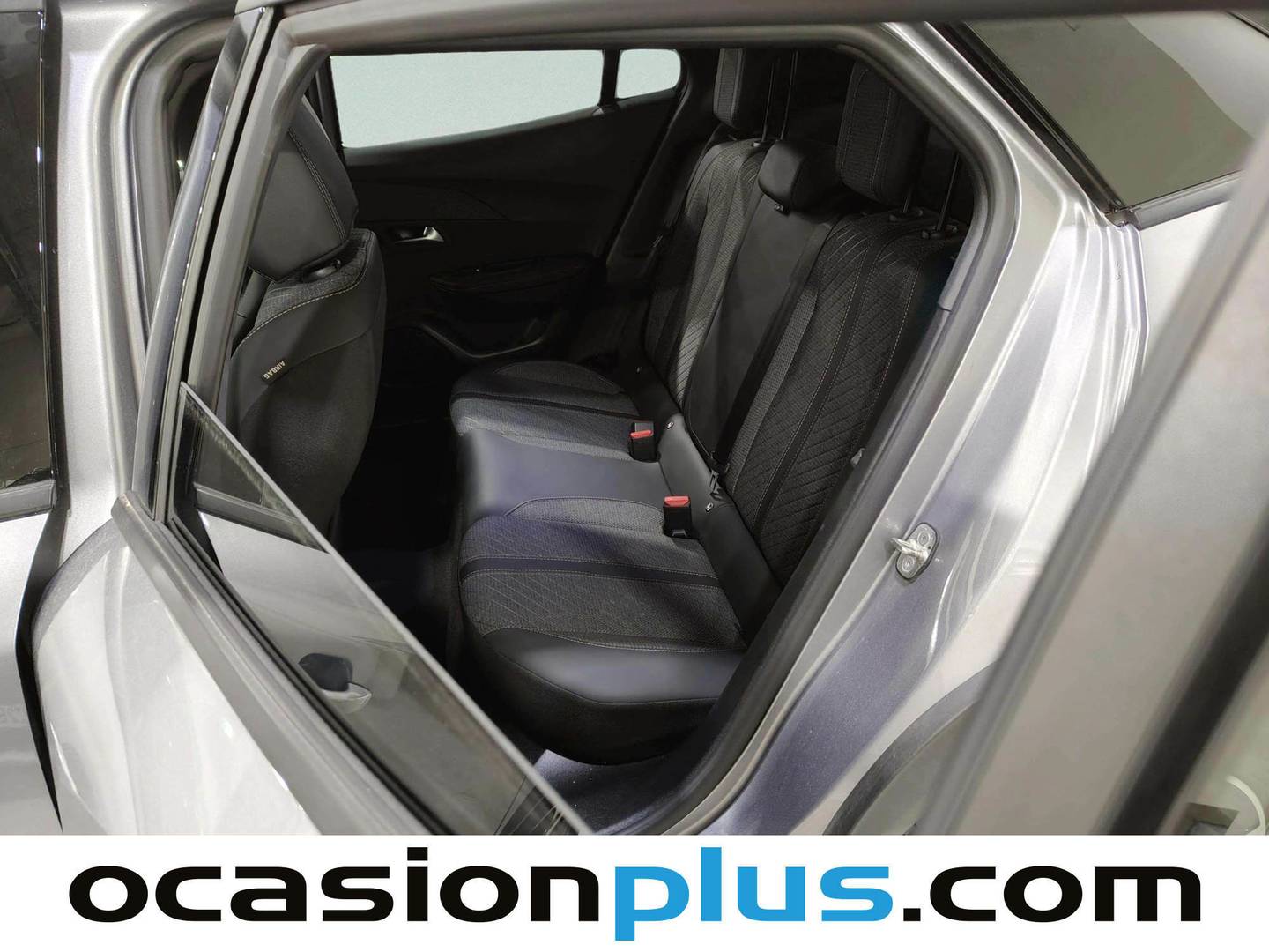 Foto asientos traseros Peugeot 2008 Peugeot 2008 Allure Hybrid eDCS6 (145 CV)