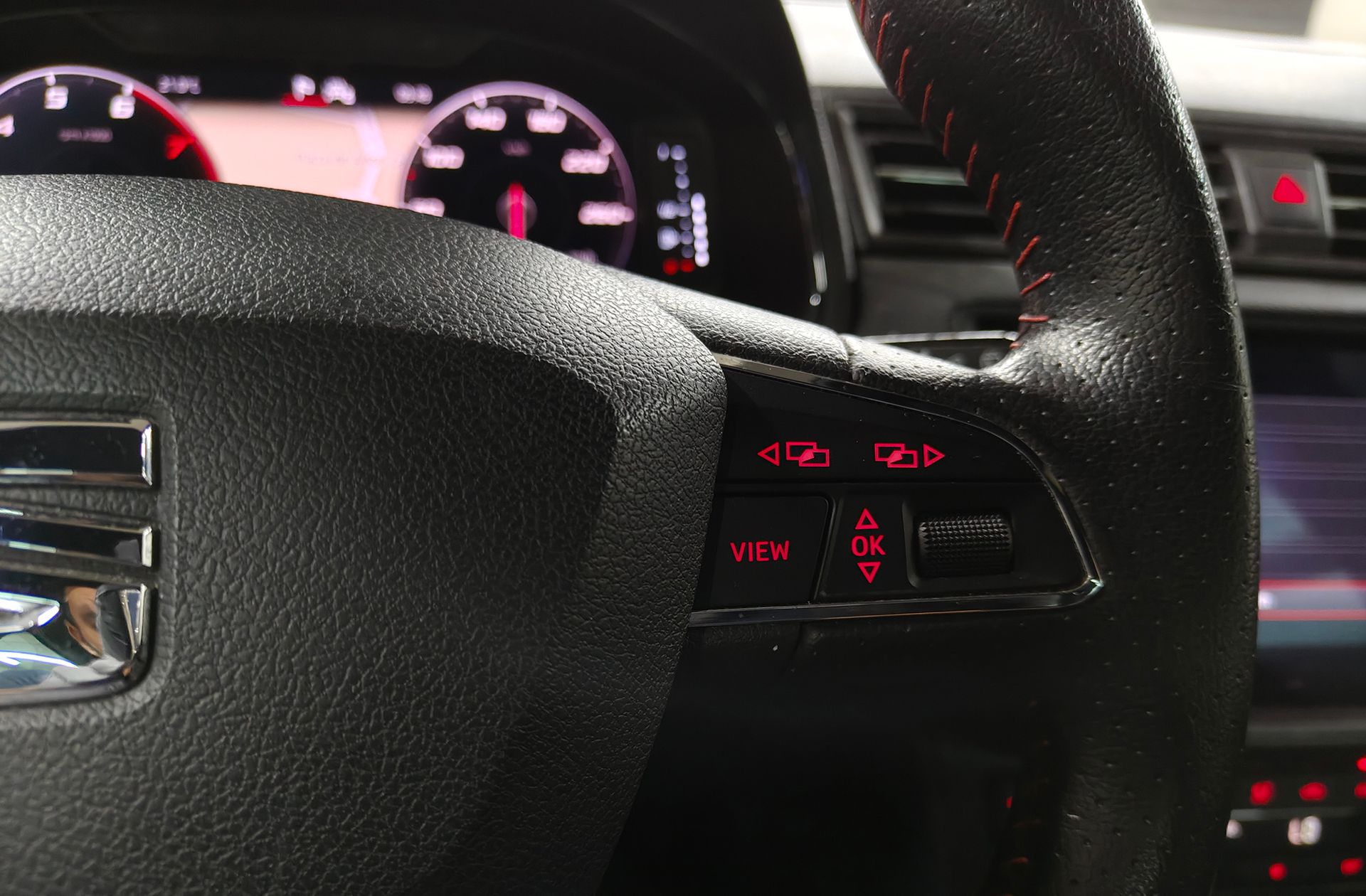 SEAT Arona 1.0 TSI Ecomotive FR - foto 34