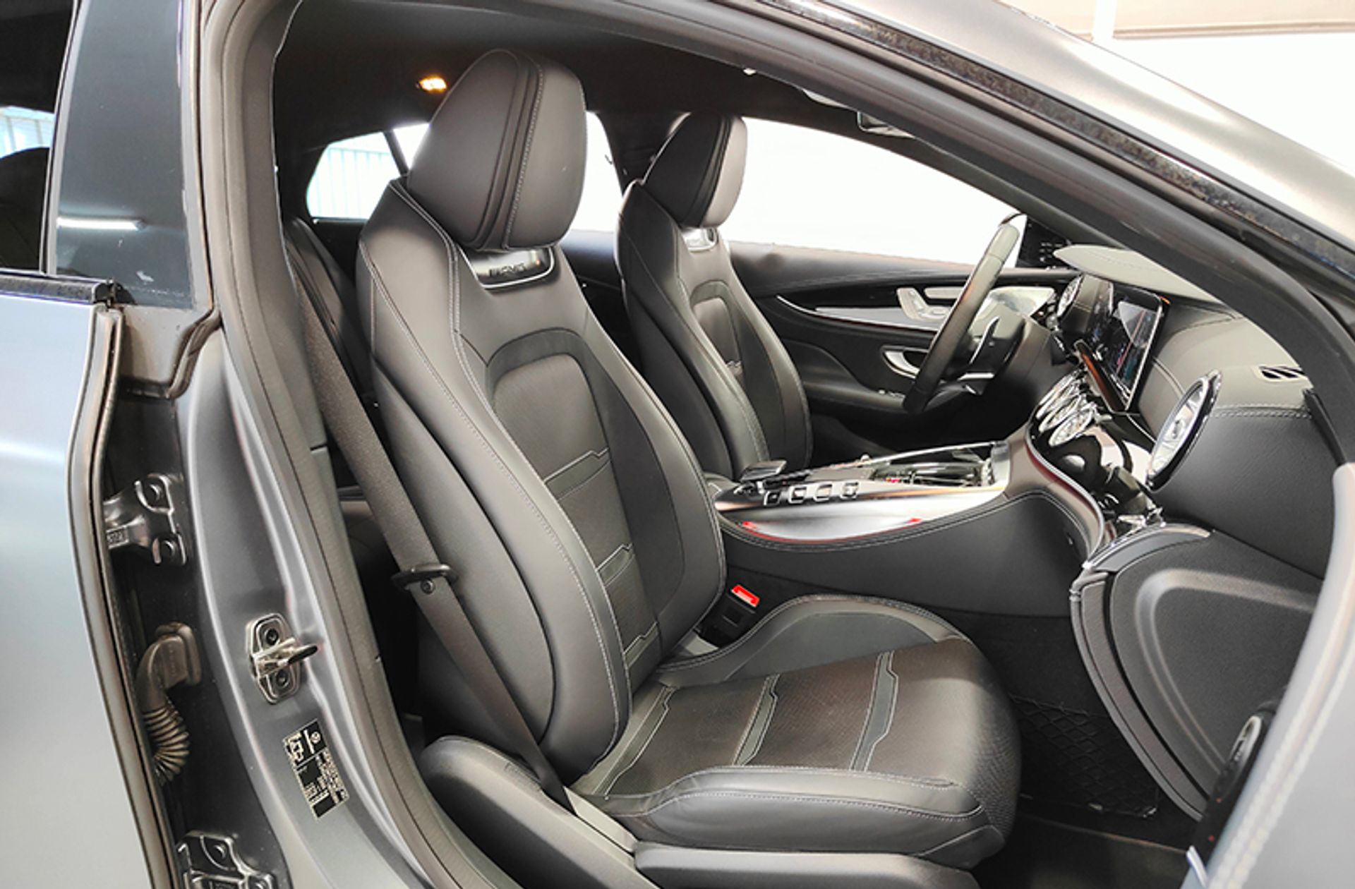 Mercedes-Benz Mercedes-AMG GT 53 AMG 4MATIC+ - foto 27