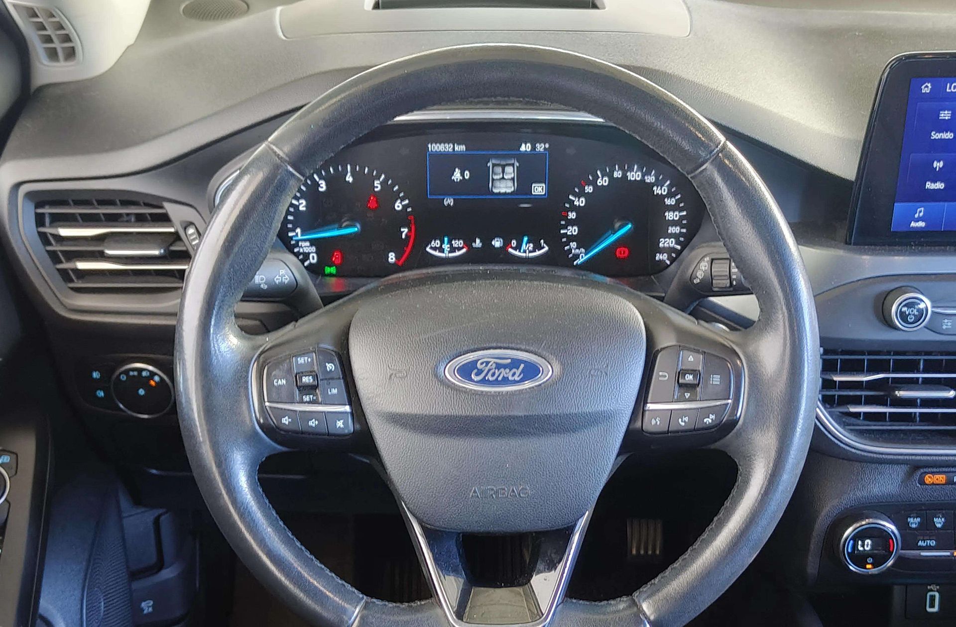 Ford Focus 1.0 EcoBoost Active - foto 23