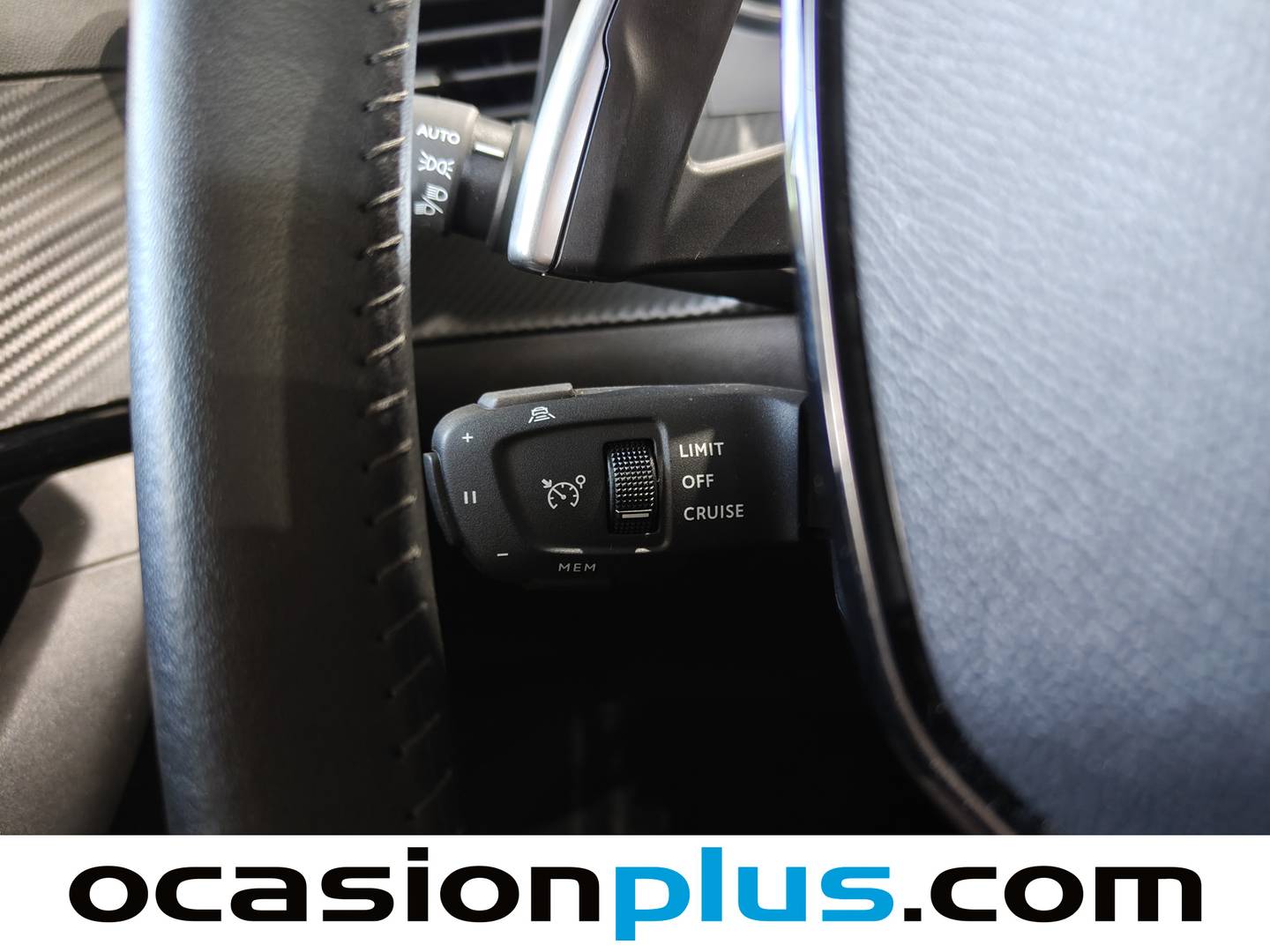 Foto Peugeot 2008 Peugeot 2008 Allure Hybrid eDCS6  (136 CV)