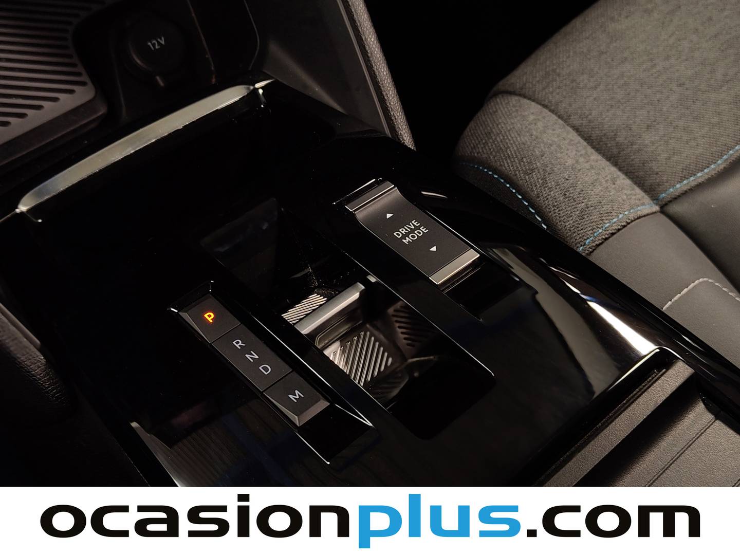 Foto Citroën C4 X Citroen C4 X 1.2 PureTech 130 S&S Shine EAT8 (131 CV)