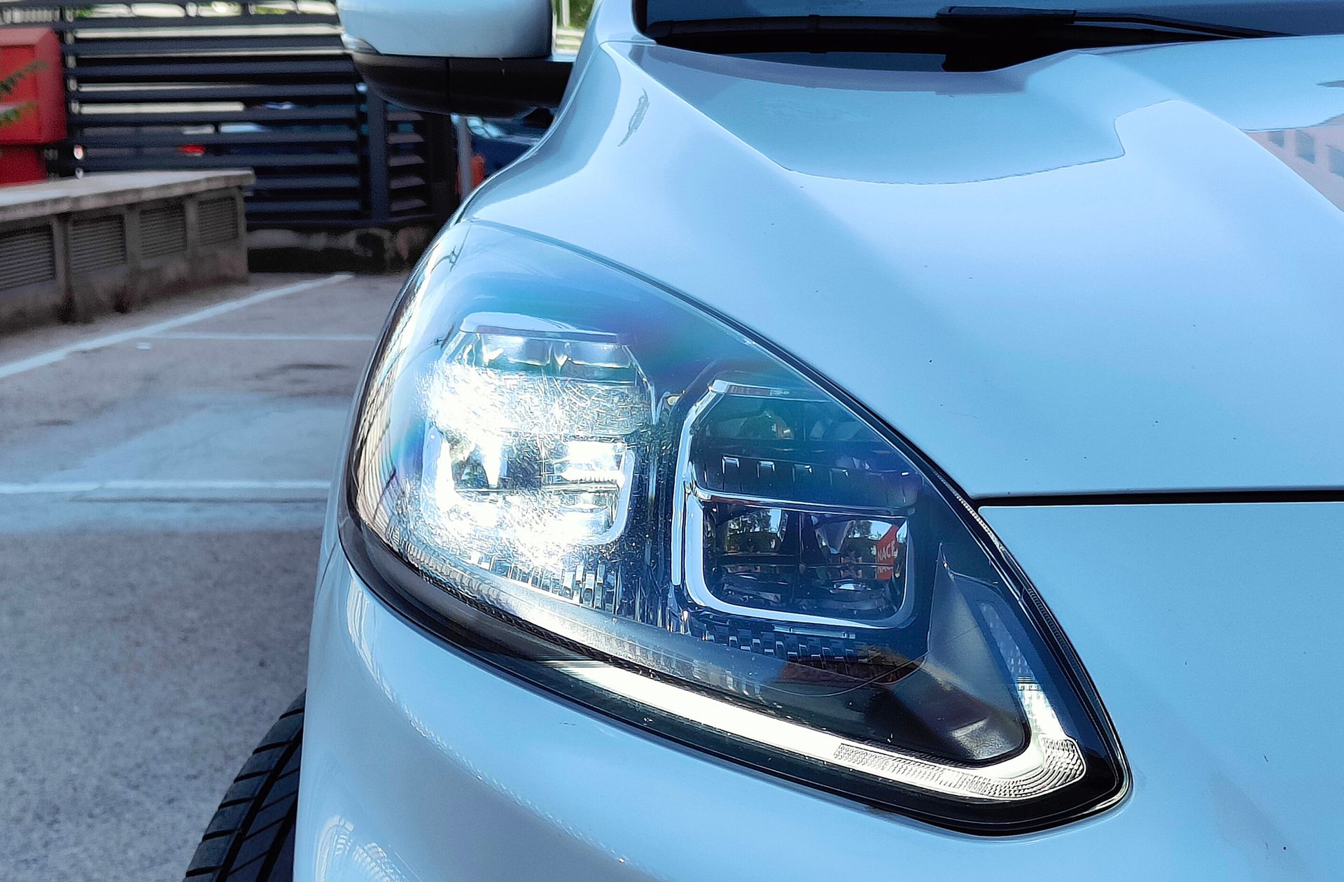 Ford Kuga 1.5T EcoBoost ST-Line X 4x2 - foto 18