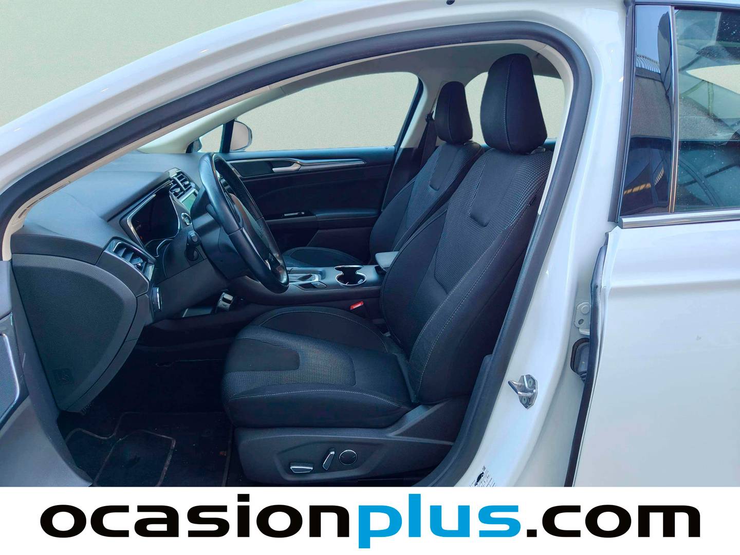 Foto asientos delanteros Ford Mondeo Ford Mondeo 2.0 Híbrido HEV Sedan Titanium Auto (187 CV)