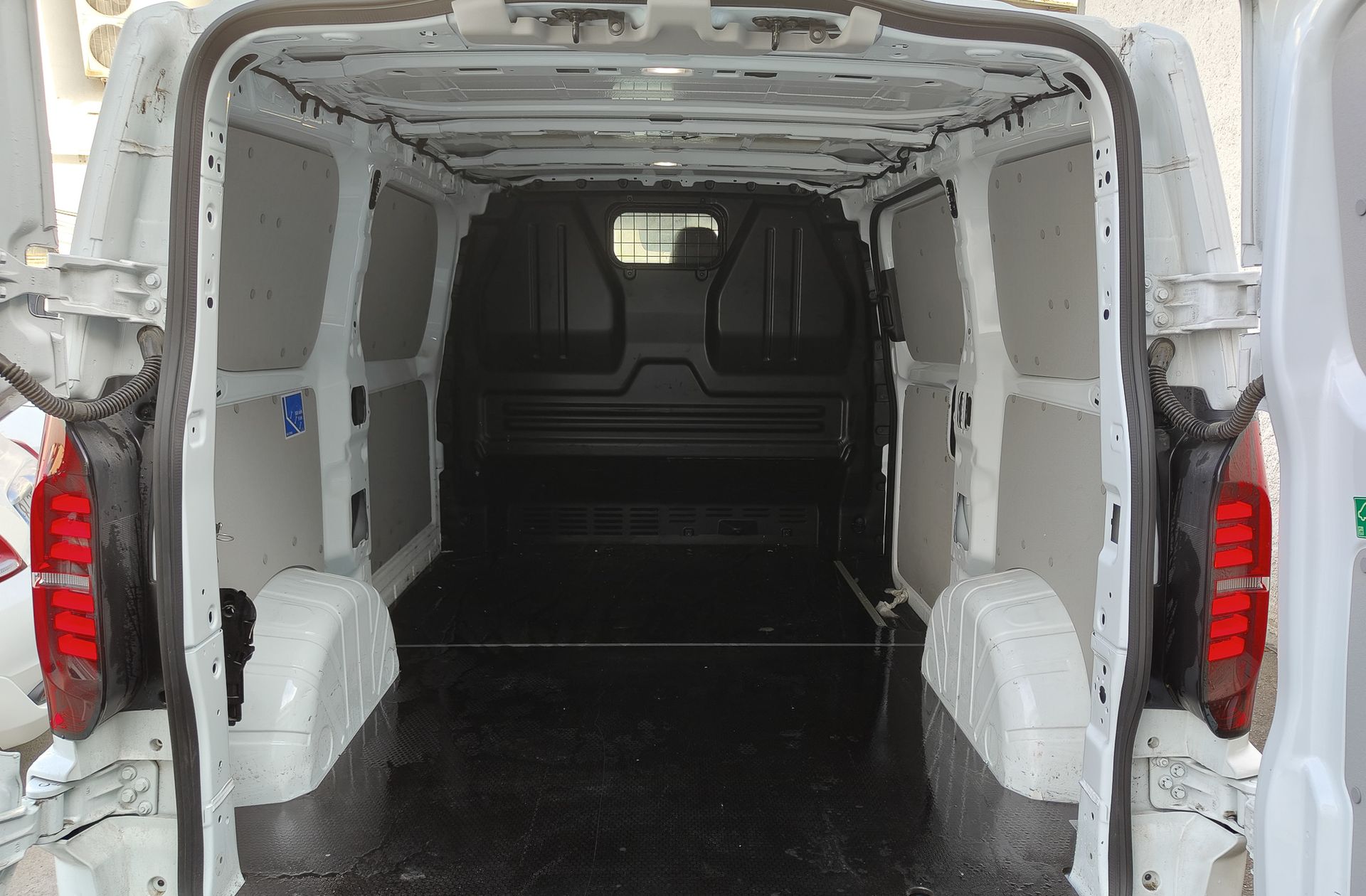 Volkswagen Transporter Furgon Batalla Corta TN 2.0 TDI 3 plazas - foto 16